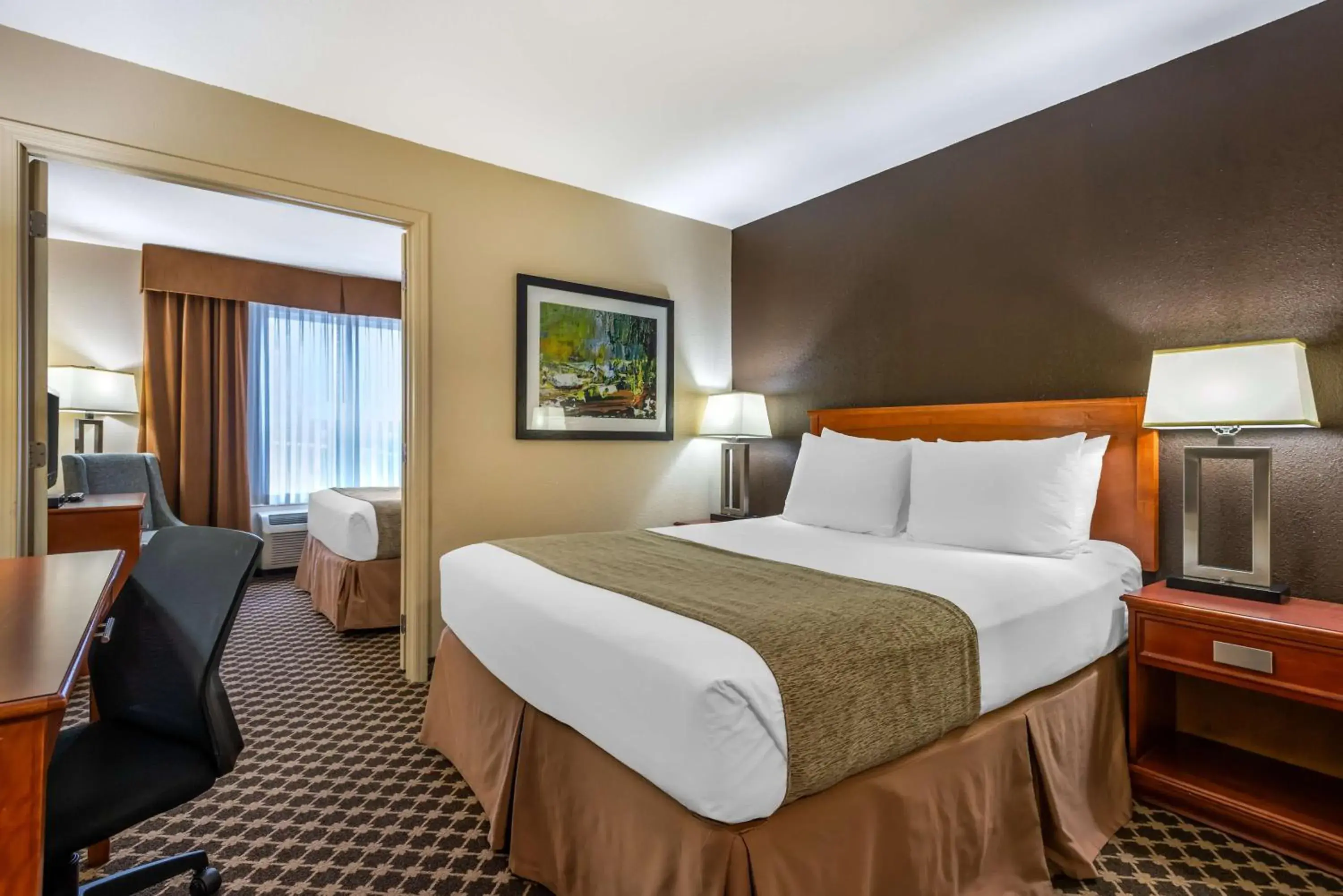 Bedroom, Bed in Best Western Strathmore Inn Bedroom, Bed in Best Western Strathmore Inn