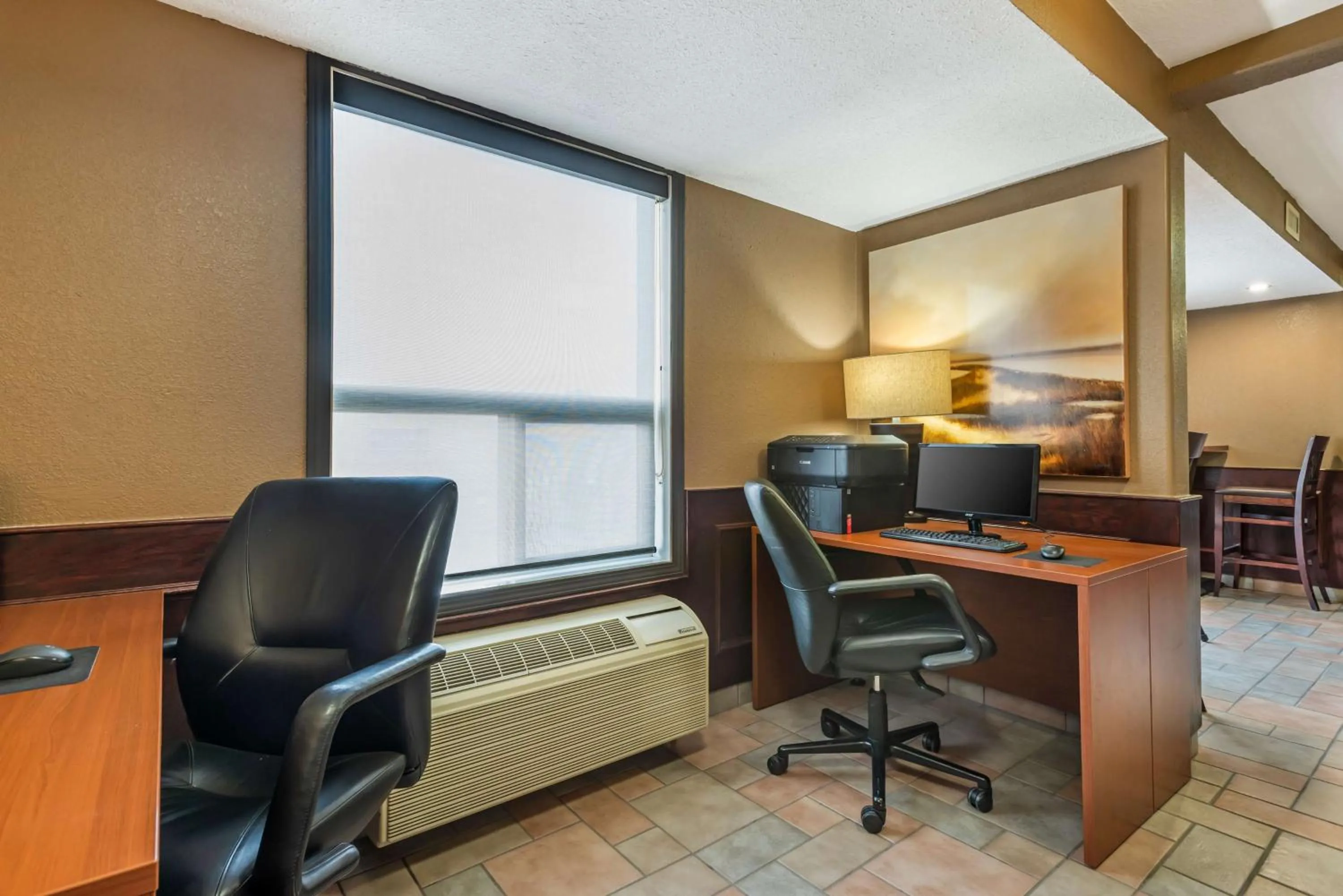 Business facilities in Best Western Strathmore Inn