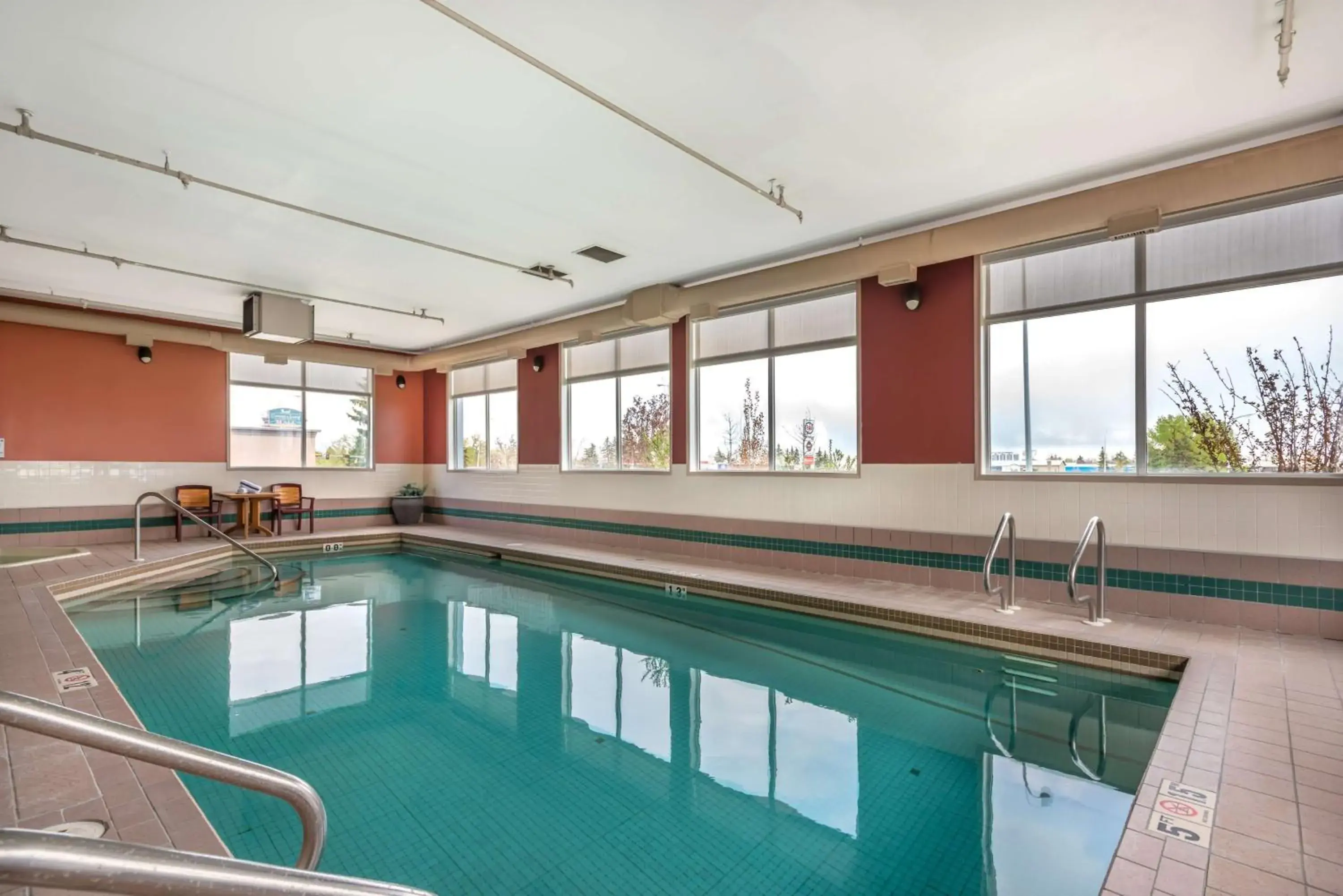 Pool view in Best Western Strathmore Inn Pool view in Best Western Strathmore Inn