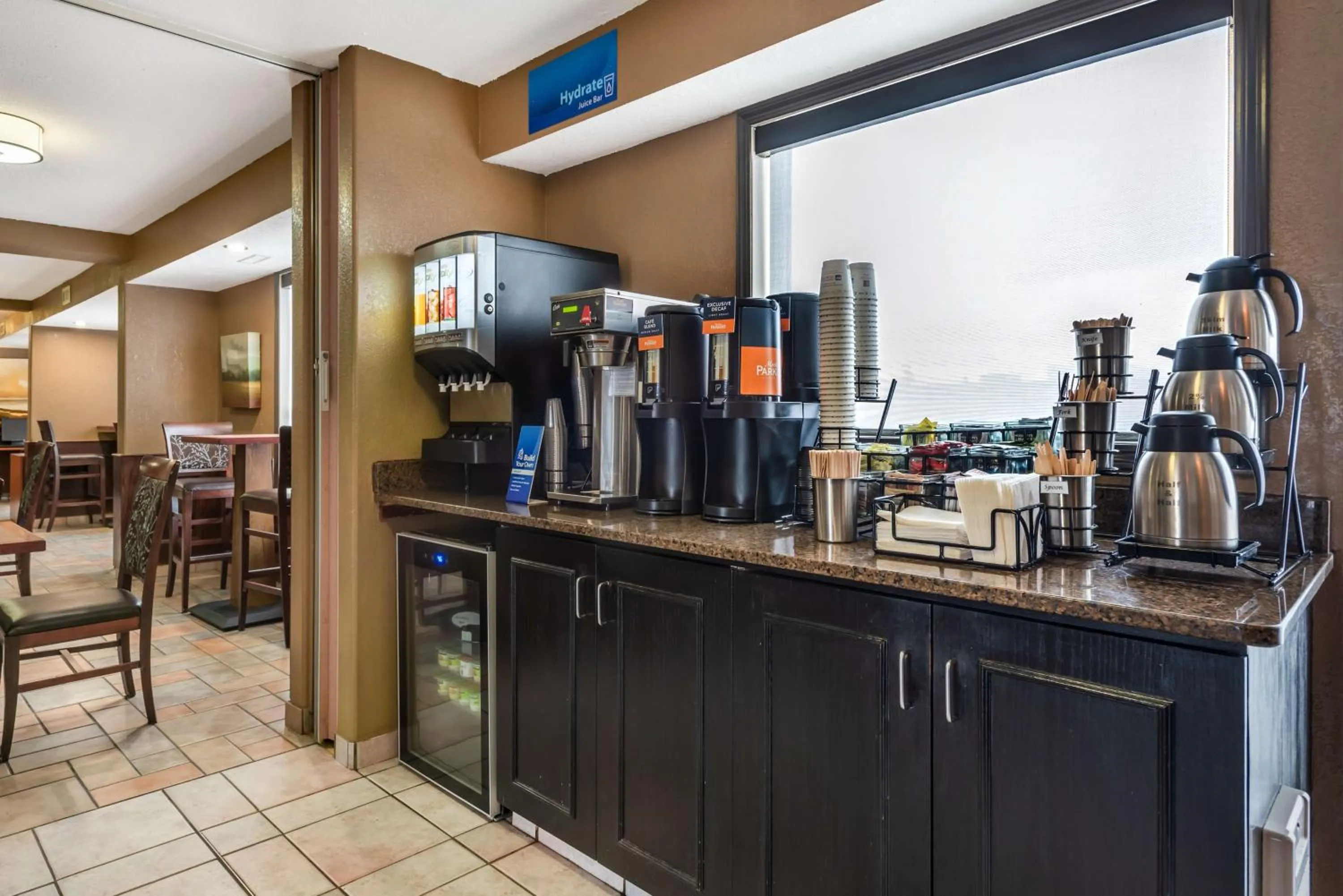 Breakfast in Best Western Strathmore Inn