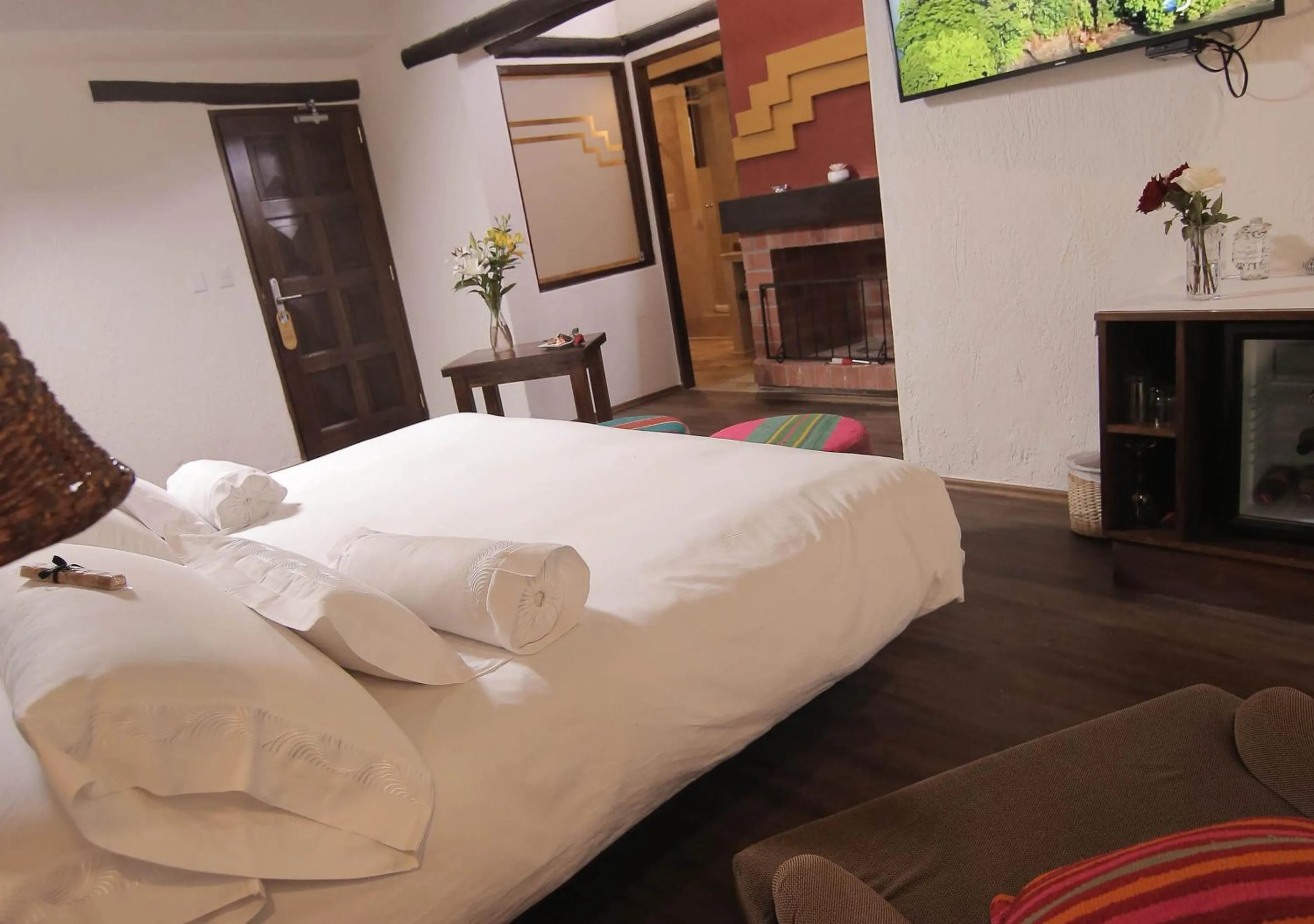 Photo of the whole room, Bed in Hatun Inti Boutique