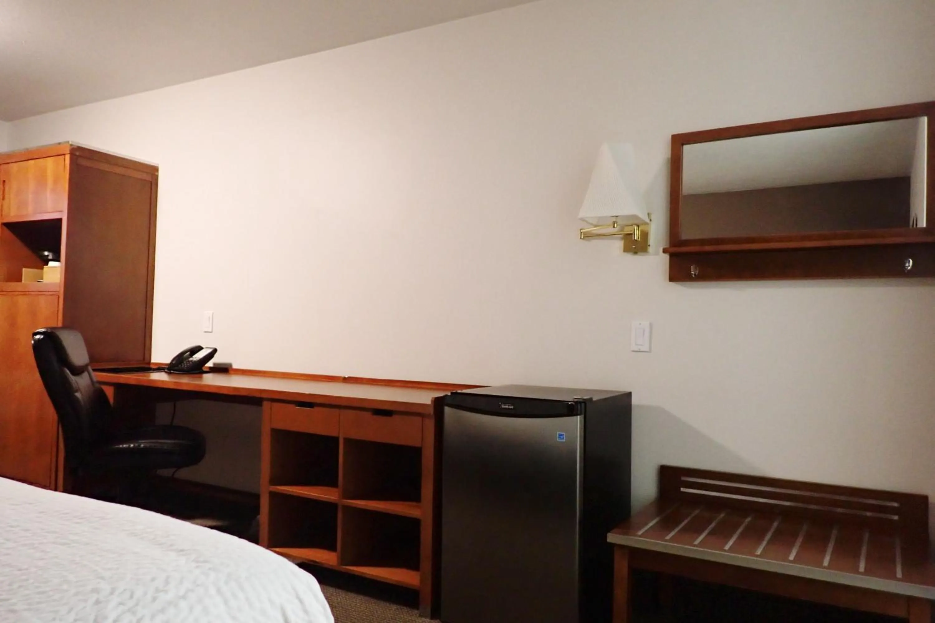 Bed in Days Inn by Wyndham Valemount