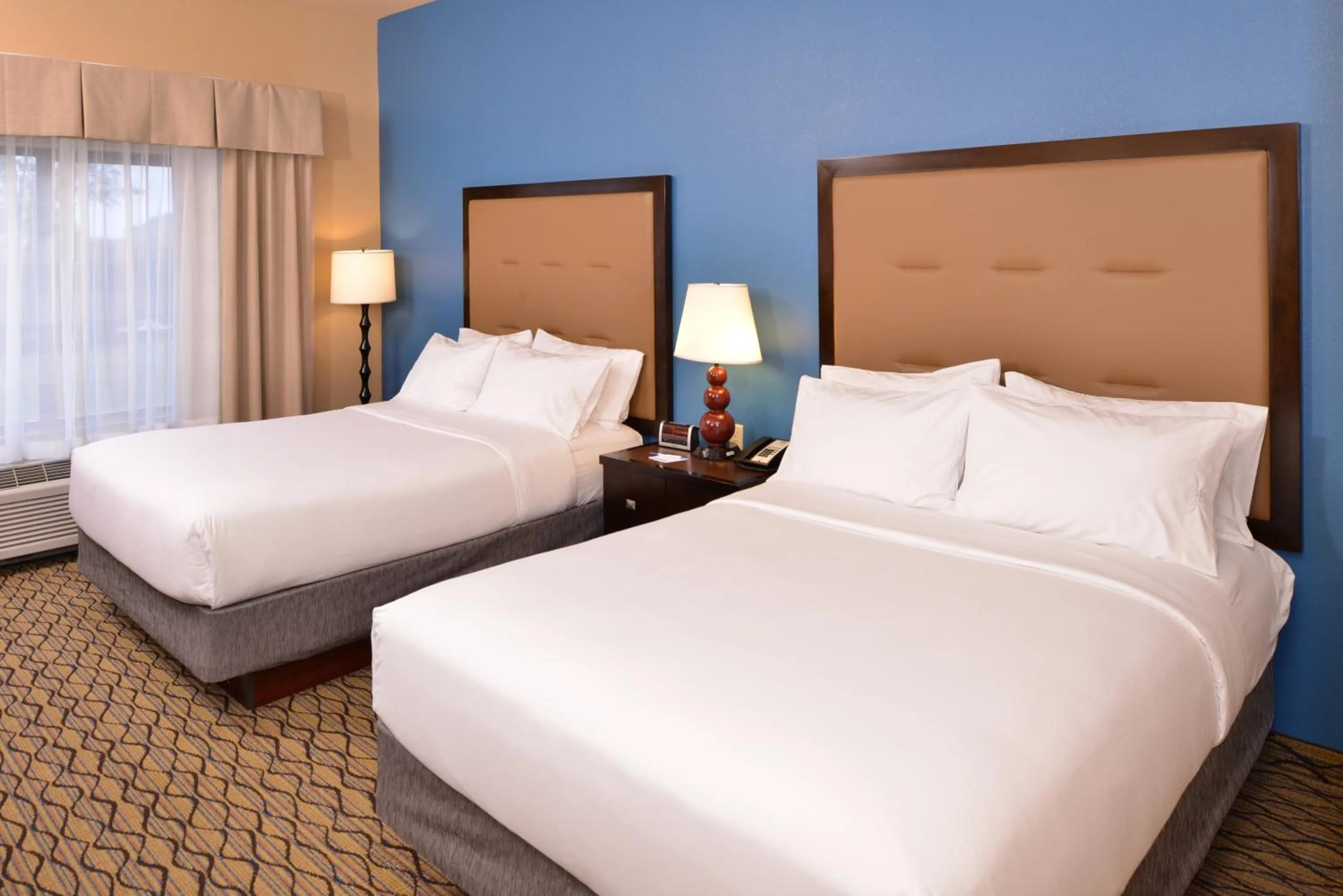 Photo of the whole room, Bed in Holiday Inn Express & Suites Wichita Falls by IHG