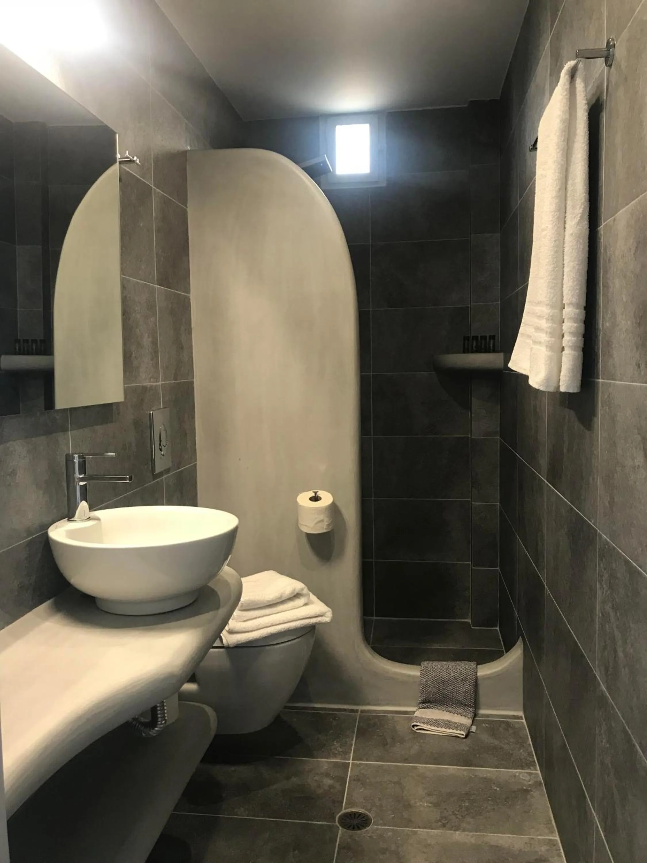Shower in Muses Rooms Milos