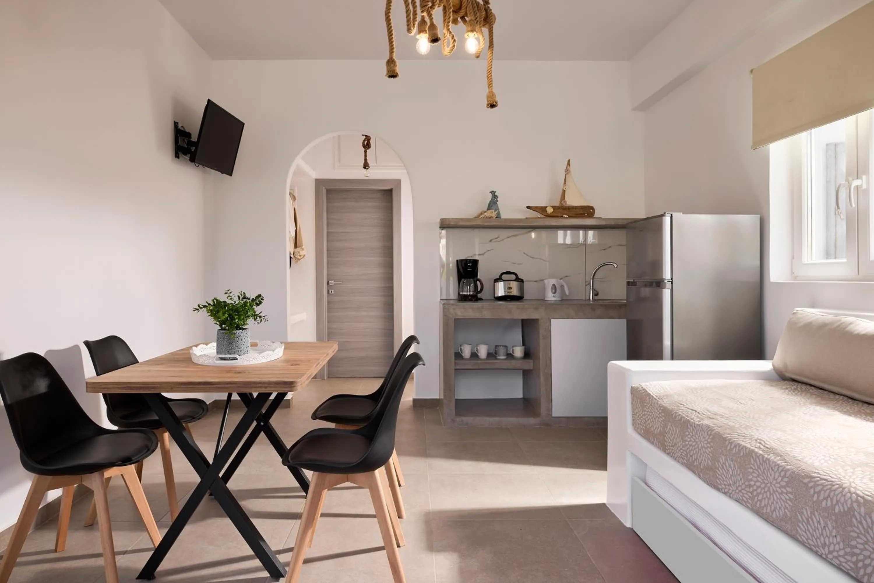 TV and multimedia in Muses Rooms Milos