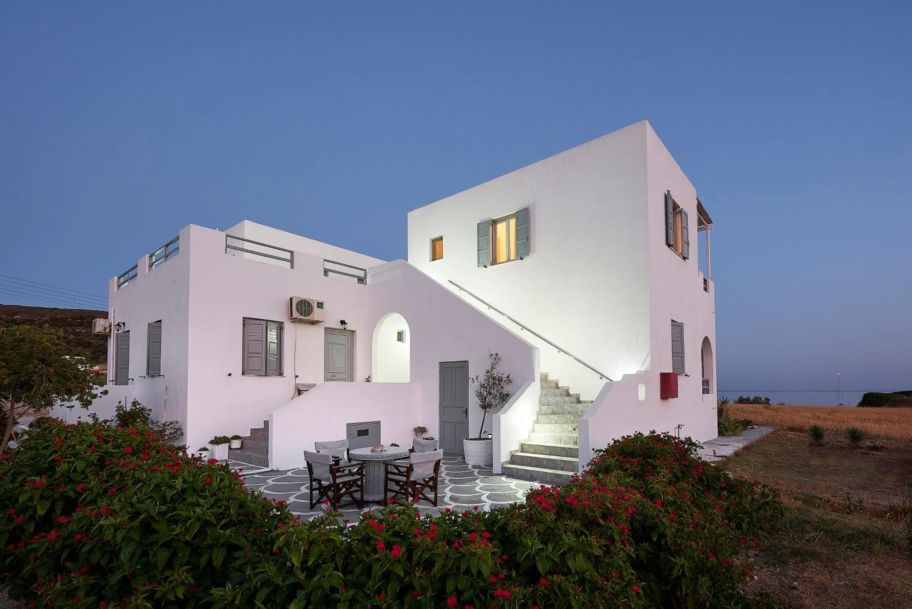 Property building in Muses Rooms Milos