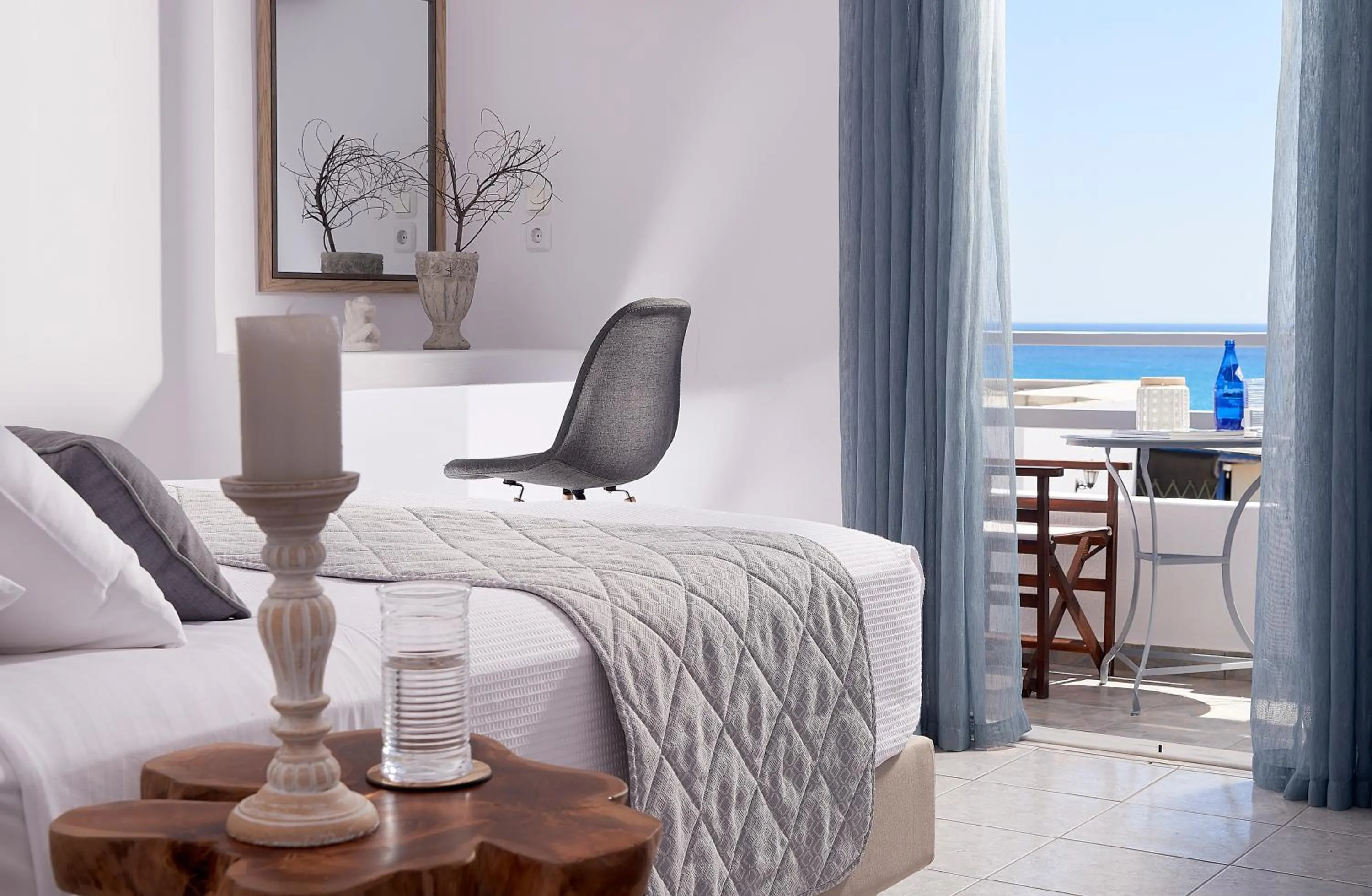Photo of the whole room, Bed in Muses Rooms Milos
