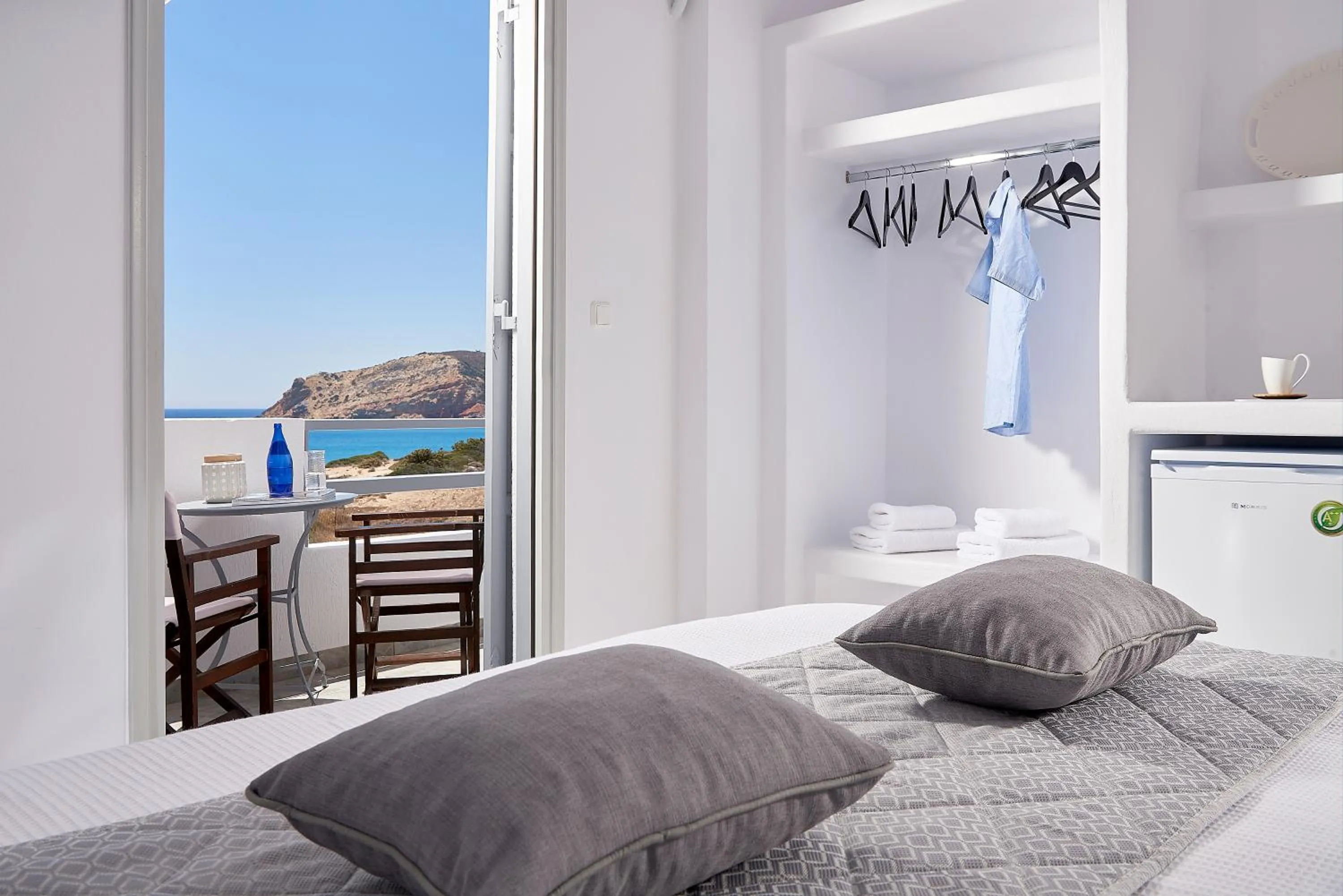 Photo of the whole room, Bed in Muses Rooms Milos