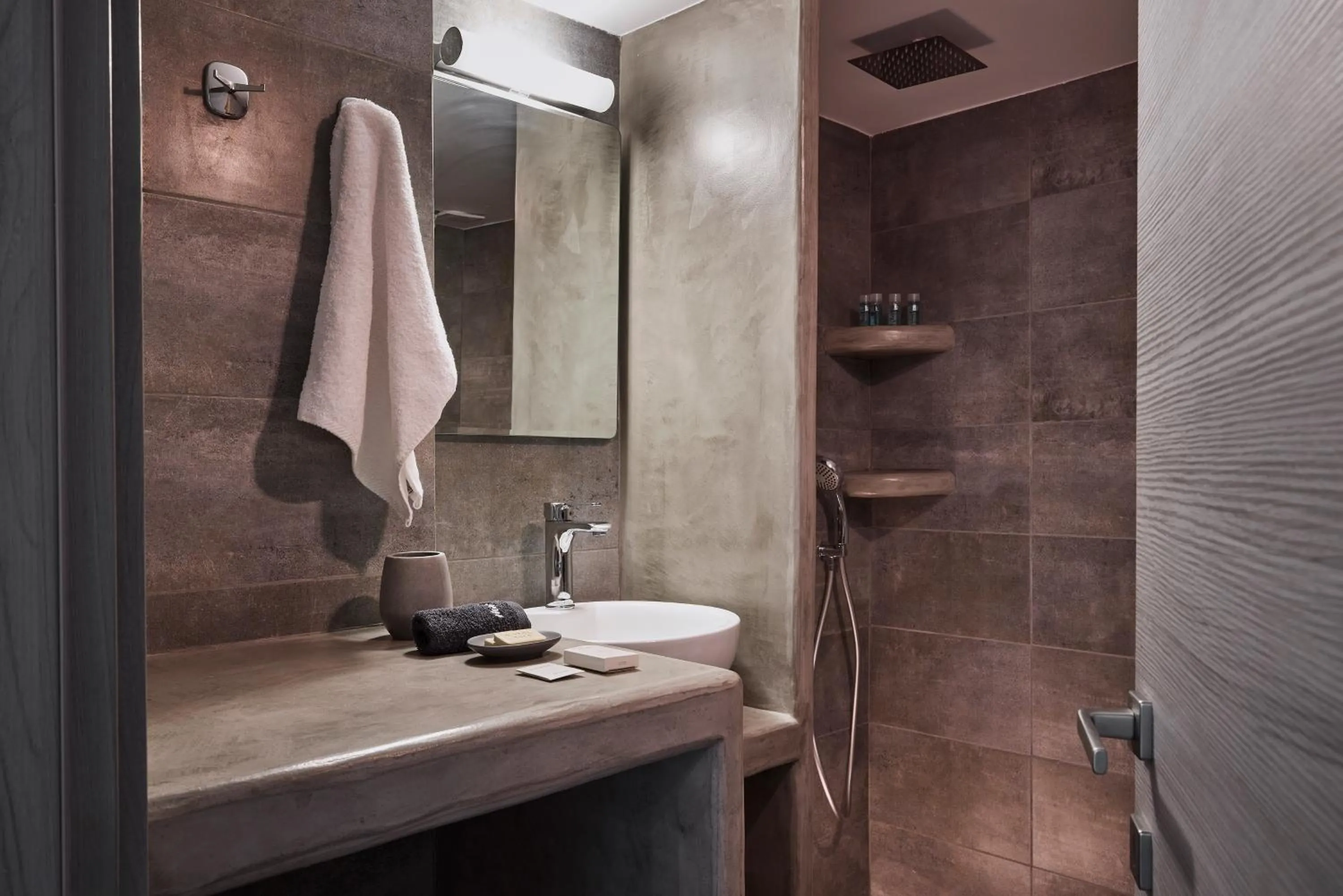 Shower in Muses Rooms Milos