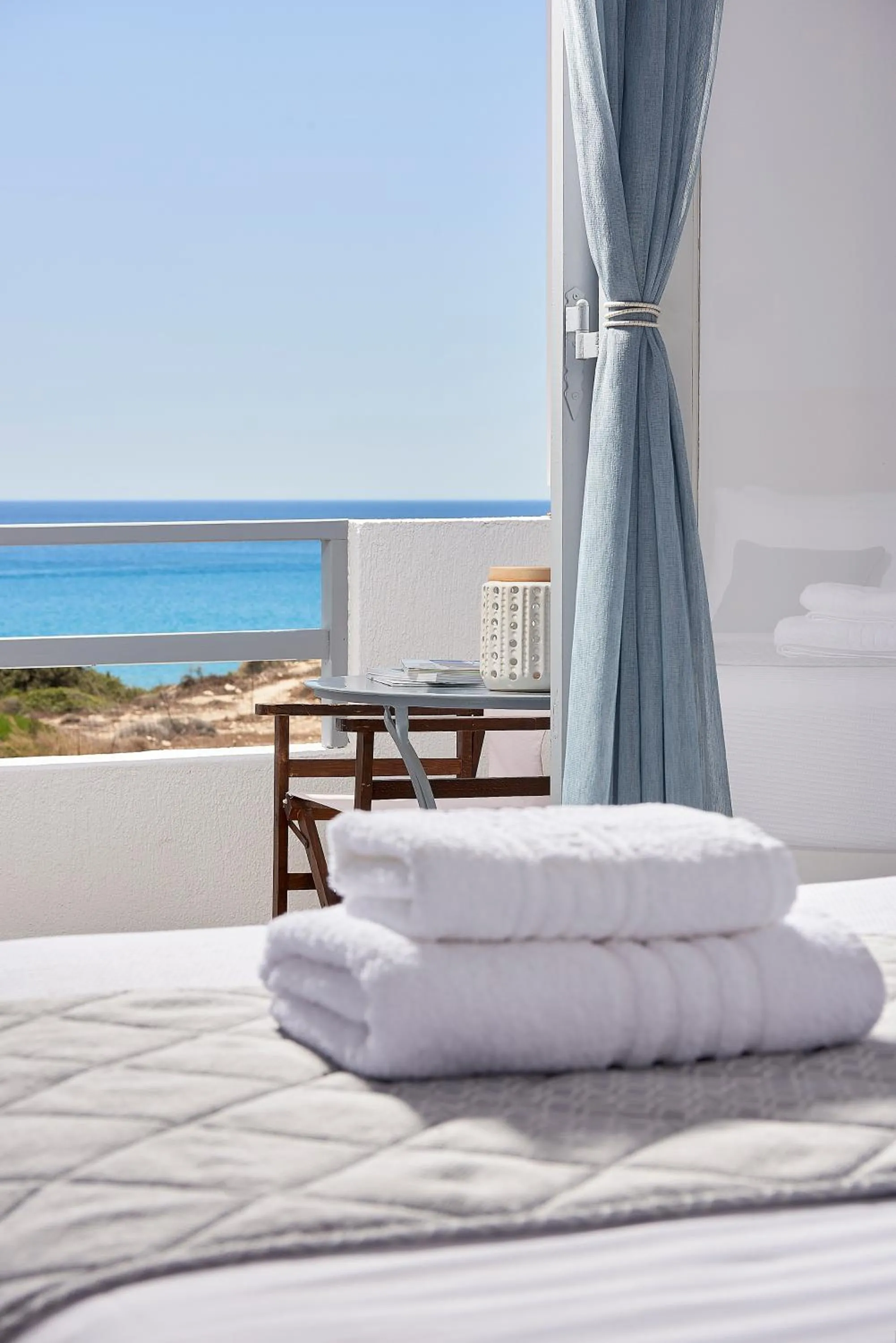 Sea view, Bed in Muses Rooms Milos