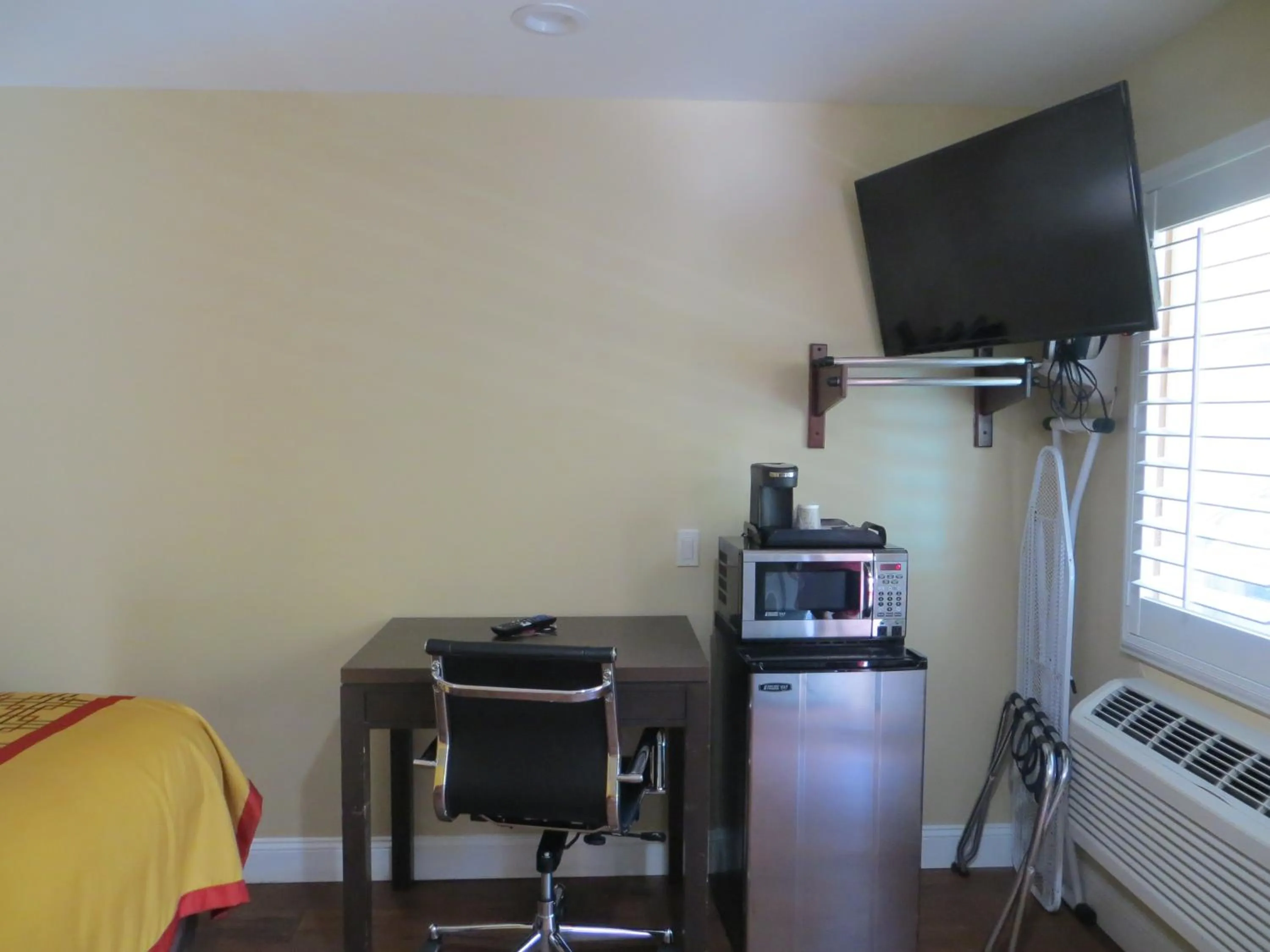 TV and multimedia, Bed in Muir Woods Lodge