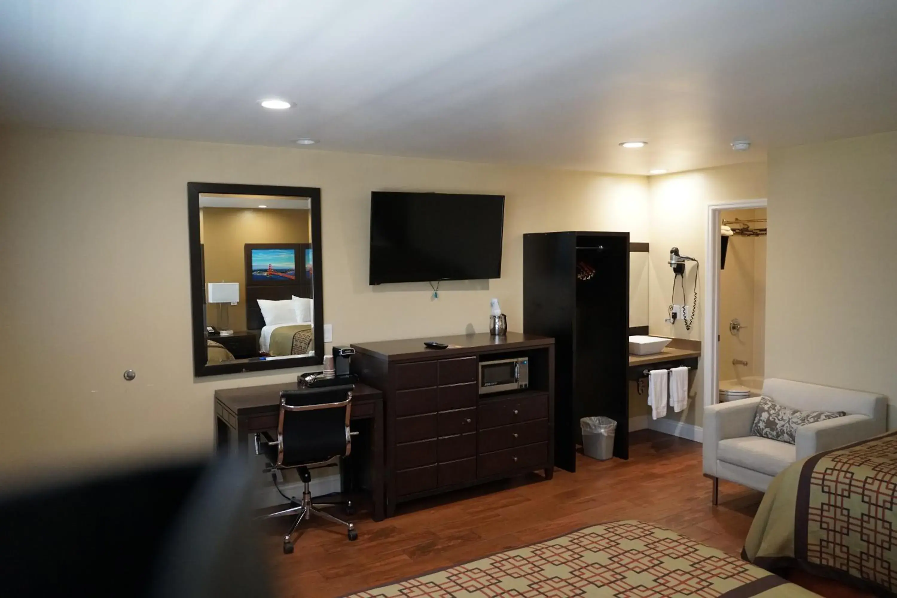 Bed in Muir Woods Lodge Bed in Muir Woods Lodge