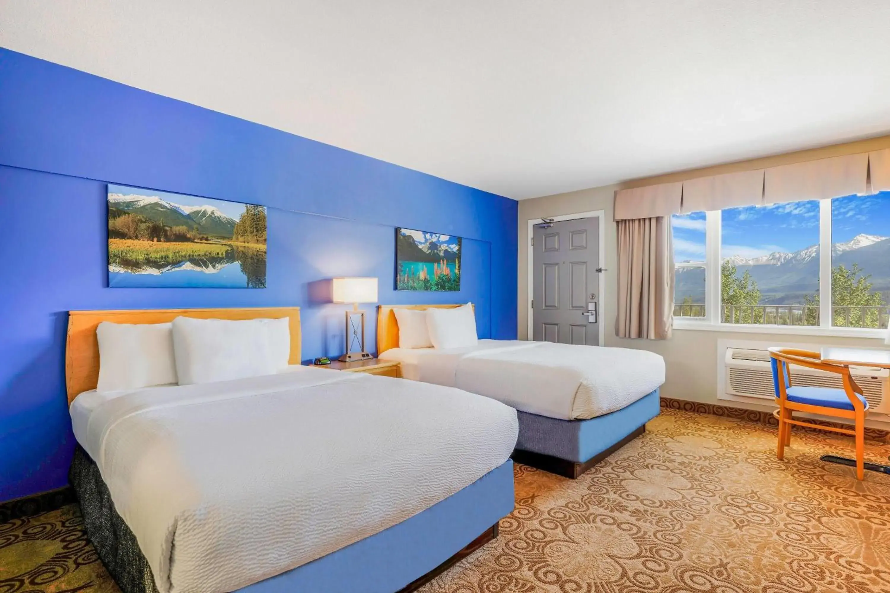 Bed in Days Inn by Wyndham Golden Bed in Days Inn by Wyndham Golden