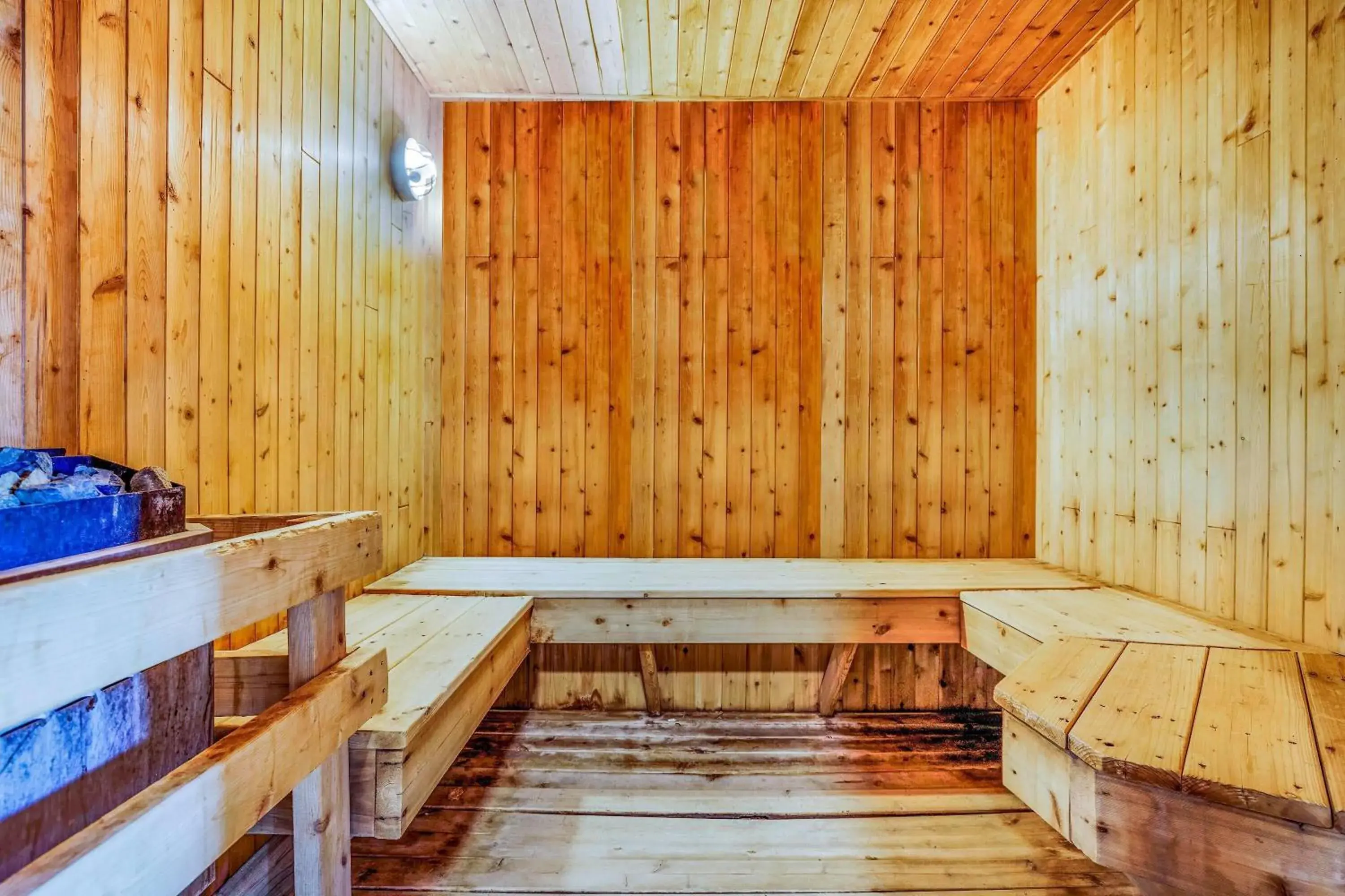 Spa and wellness centre/facilities in Days Inn by Wyndham Golden Spa and wellness centre/facilities in Days Inn by Wyndham Golden