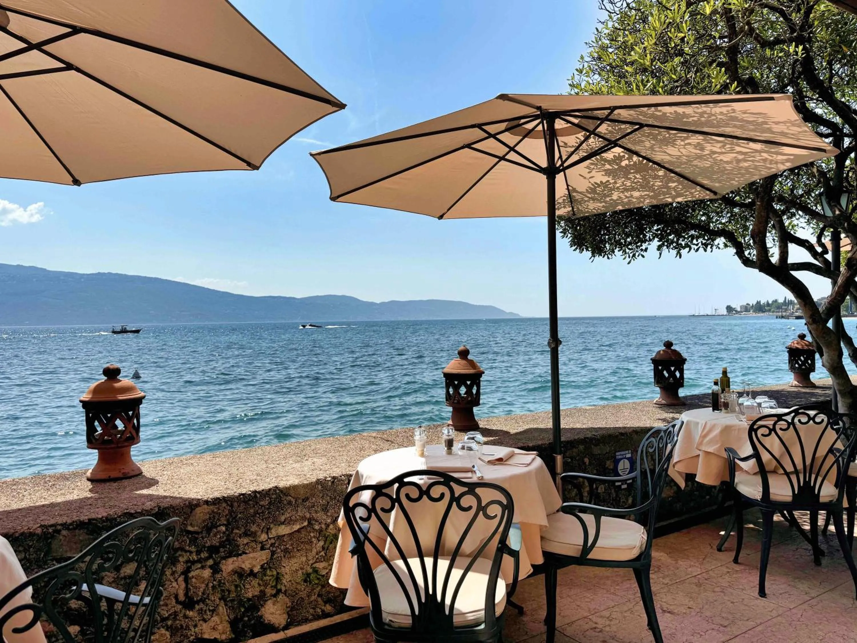 Restaurant/places to eat in Hotel Gardenia al Lago