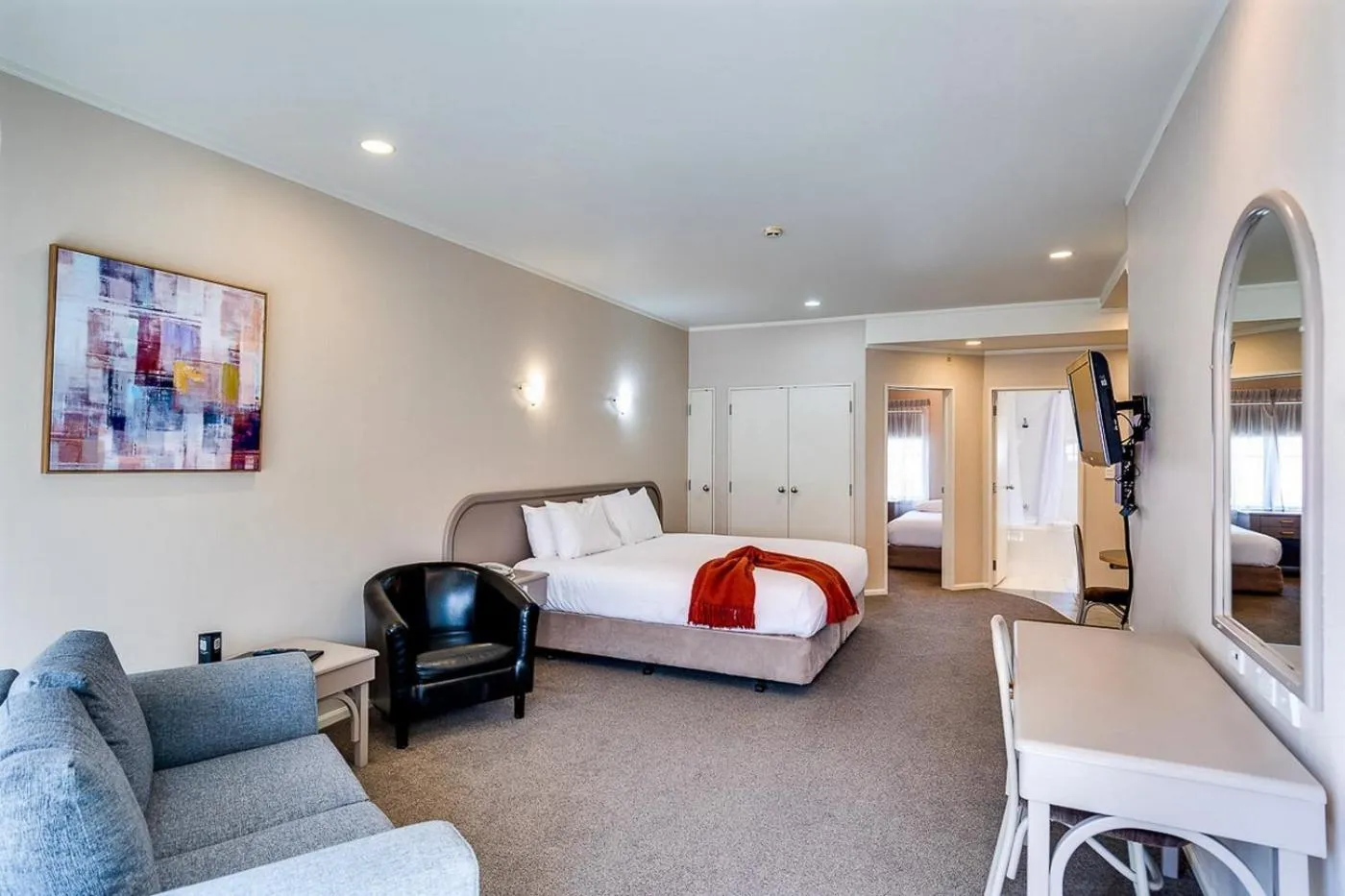 Photo of the whole room, Bed in Cumberland Court Motel