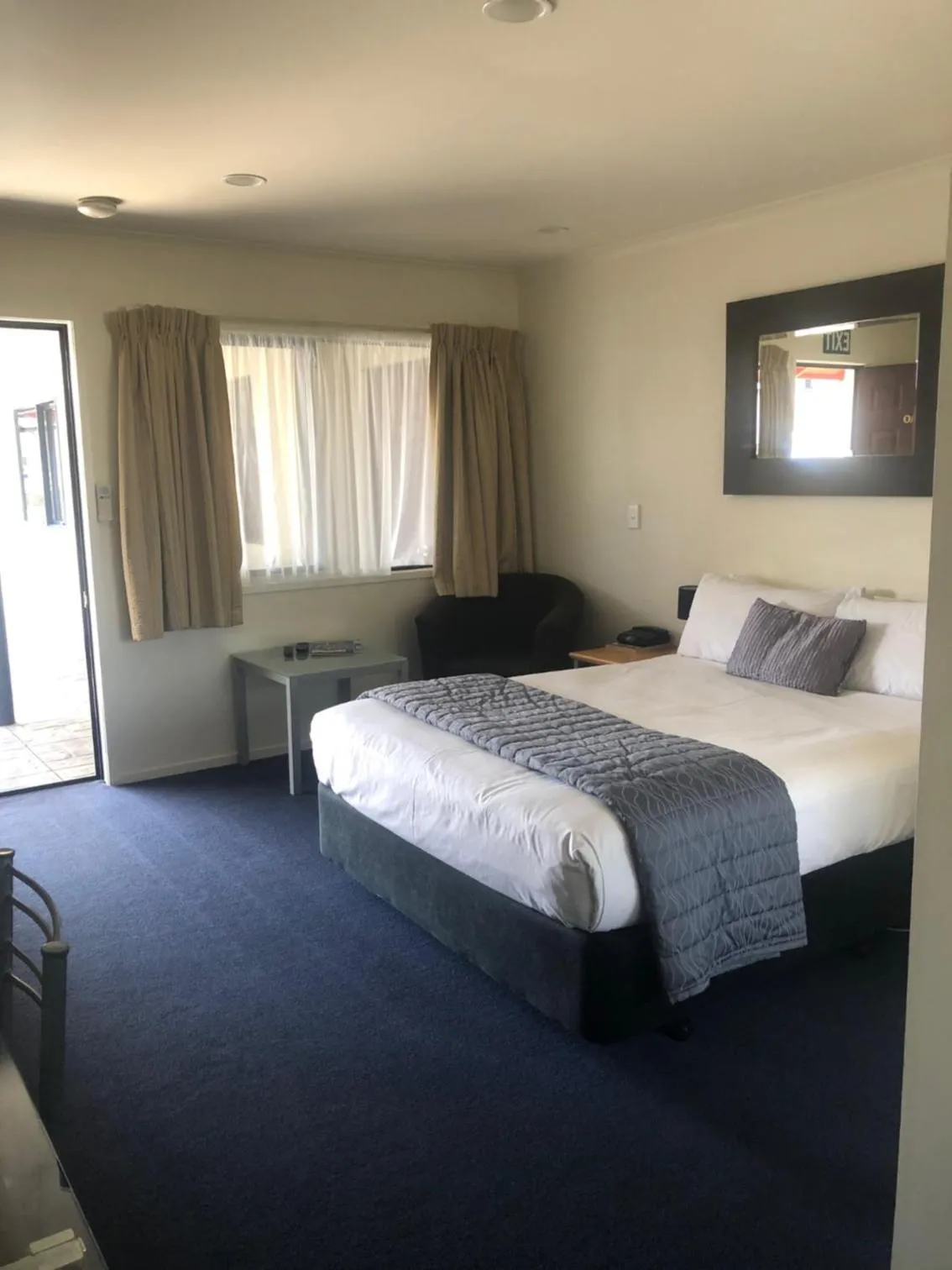 Bed in Claremonte Motor Lodge