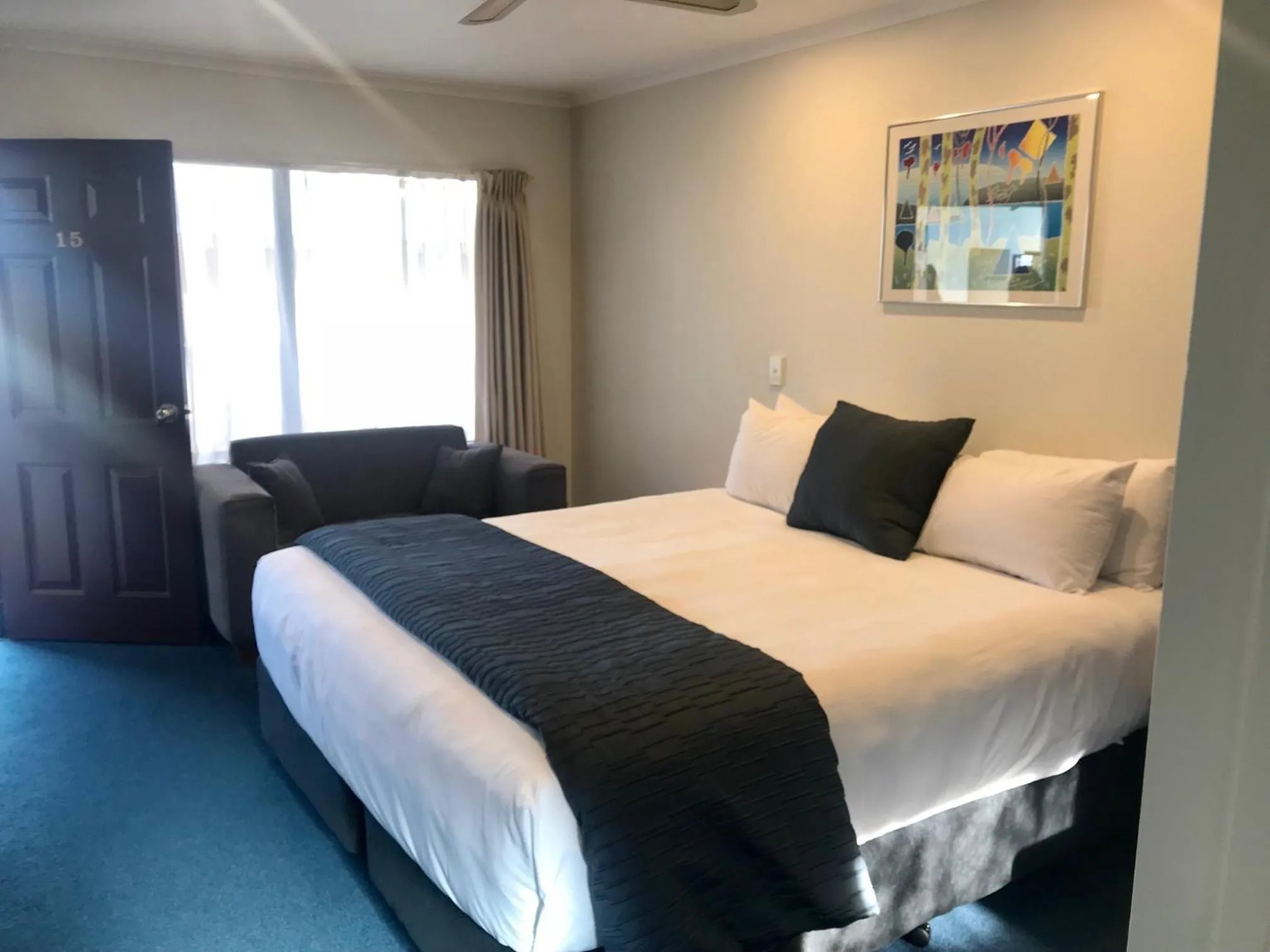 Bed in Claremonte Motor Lodge