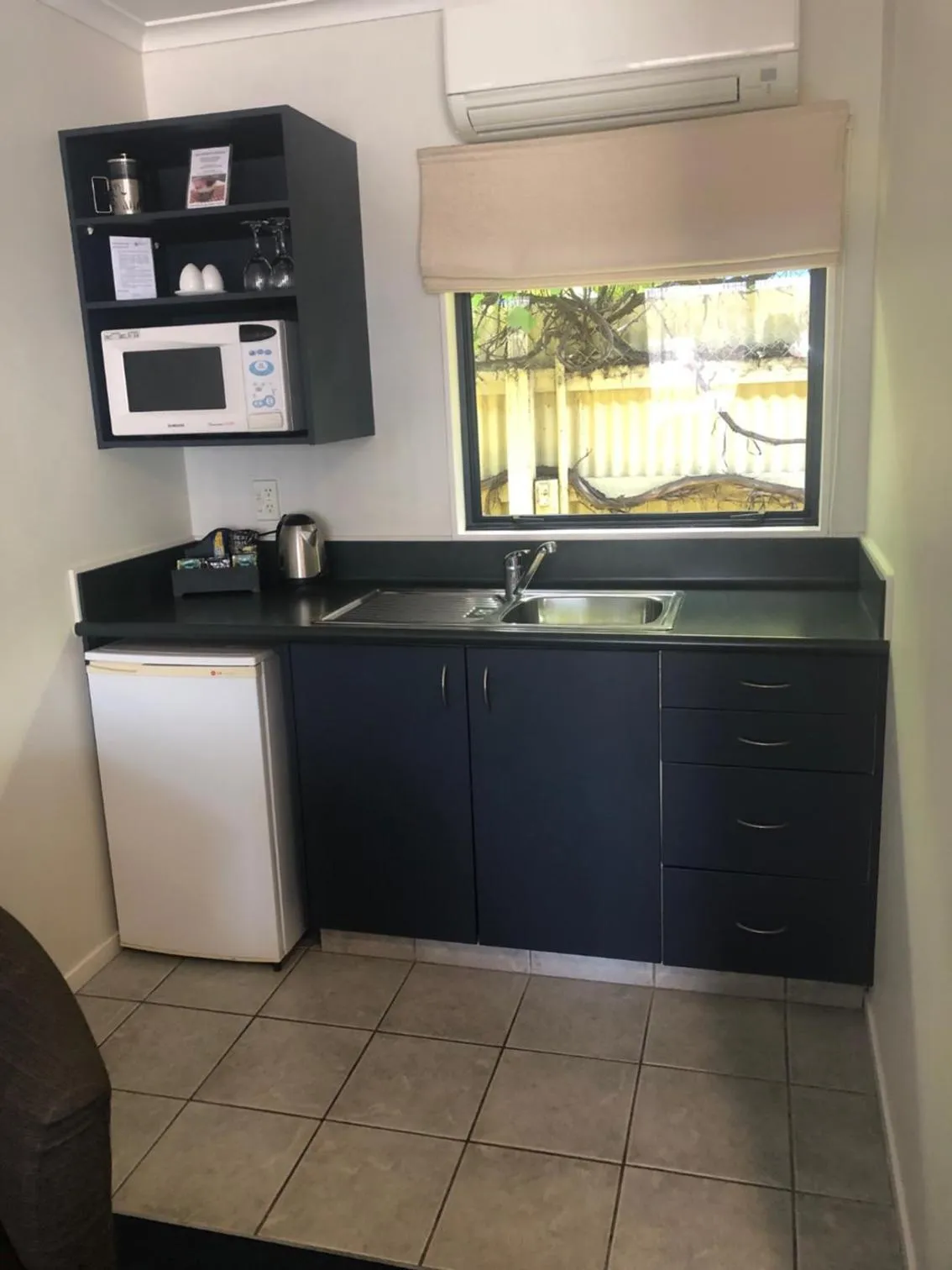 minibar in Claremonte Motor Lodge