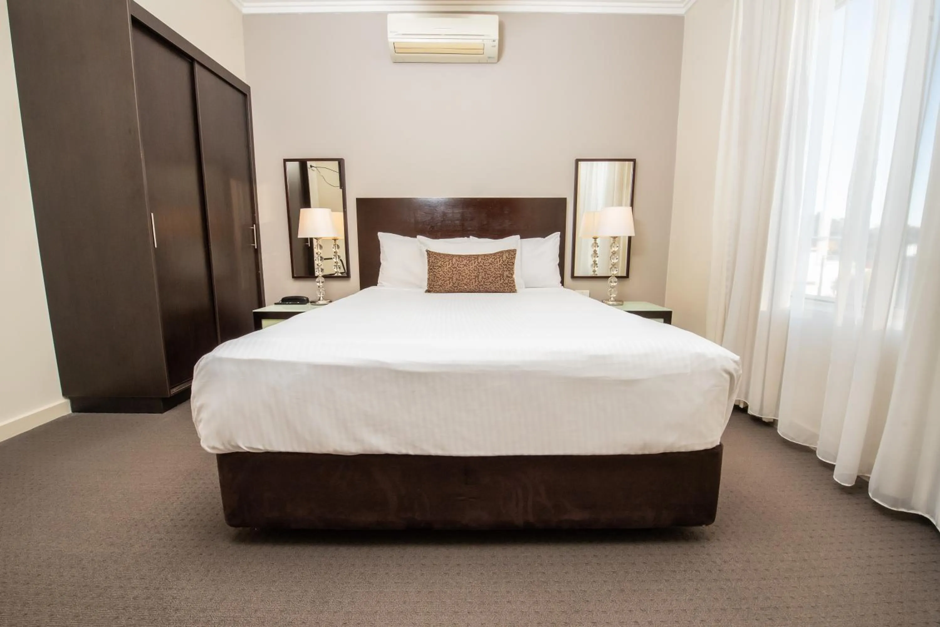 Bedroom, Bed in Best Western Plus Hovell Tree Inn