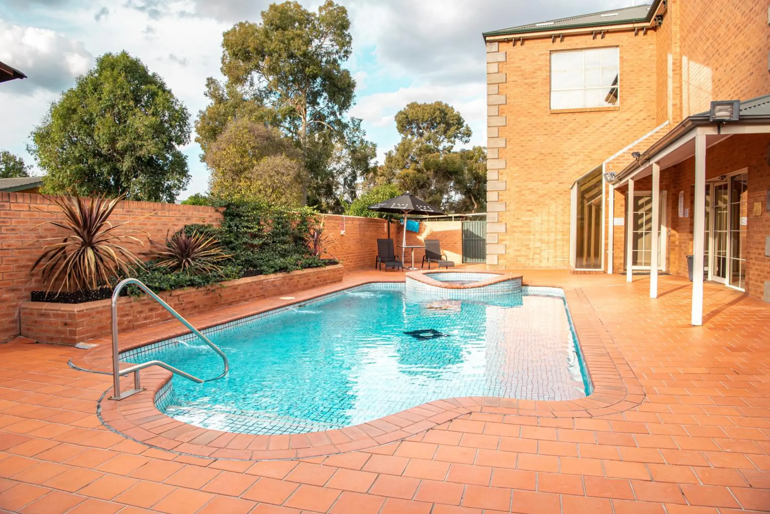 Swimming pool in Best Western Plus Hovell Tree Inn Swimming pool in Best Western Plus Hovell Tree Inn
