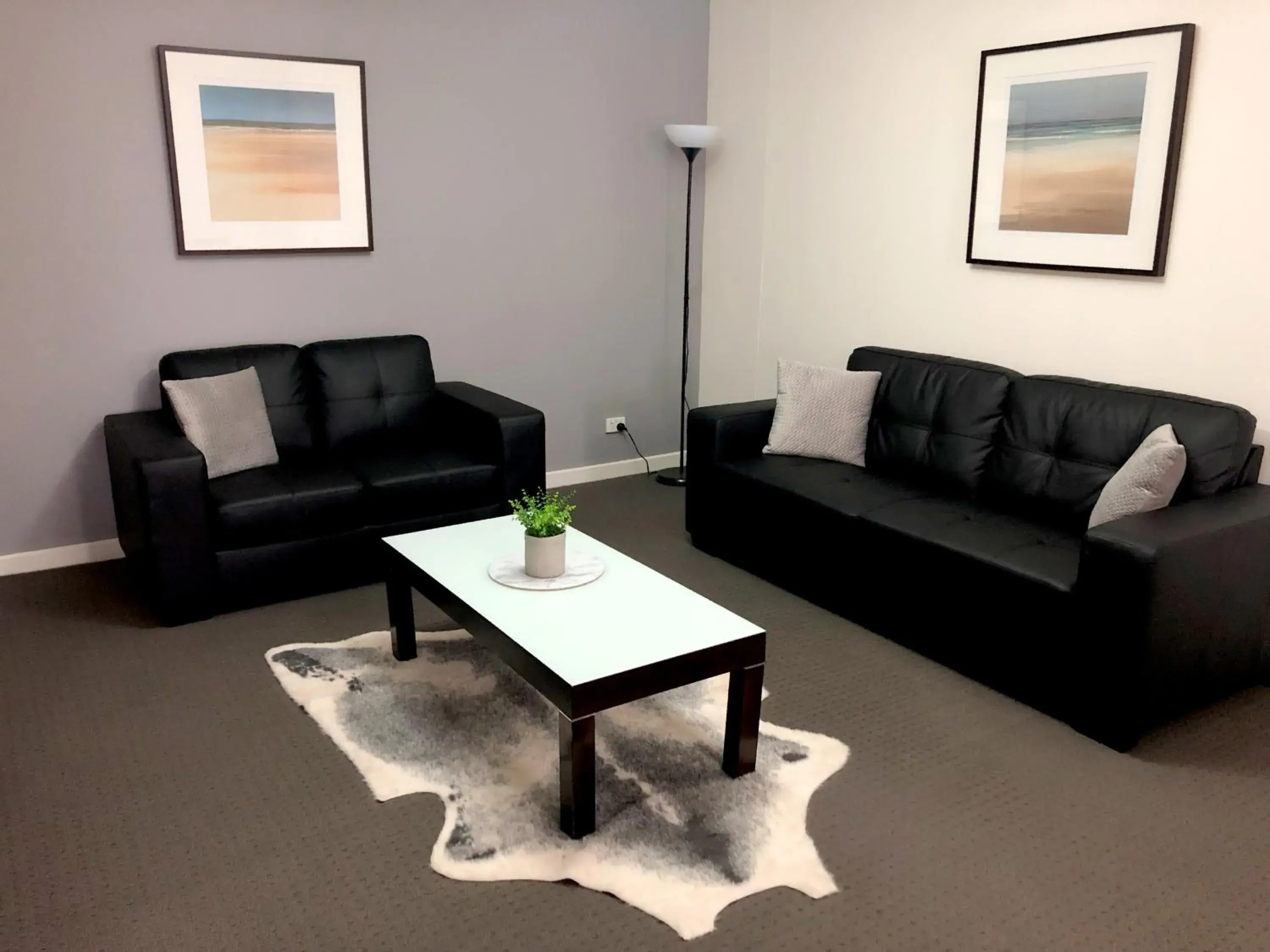 Living room in Best Western Plus Hovell Tree Inn Living room in Best Western Plus Hovell Tree Inn