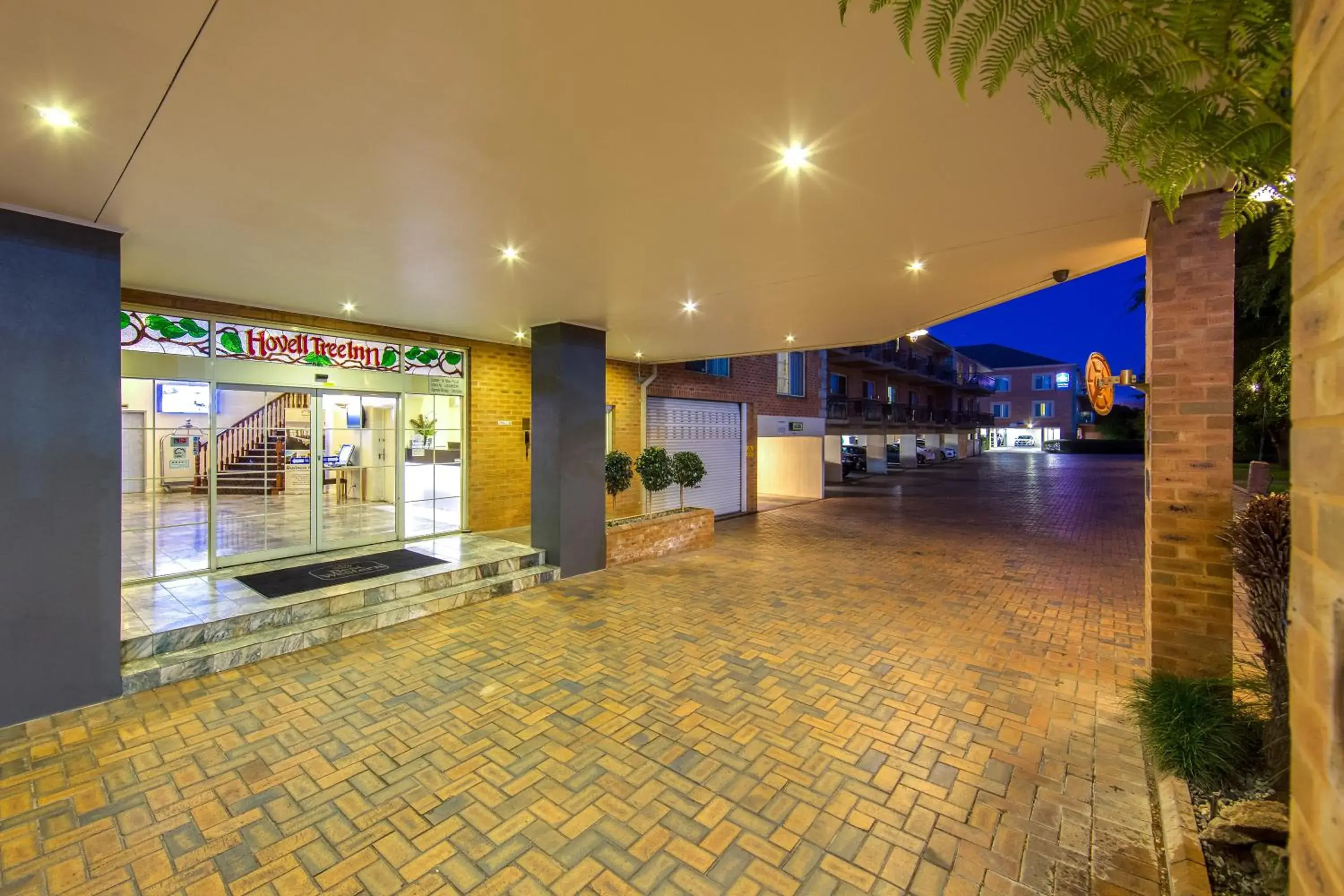 Facade/entrance in Best Western Plus Hovell Tree Inn Facade/entrance in Best Western Plus Hovell Tree Inn