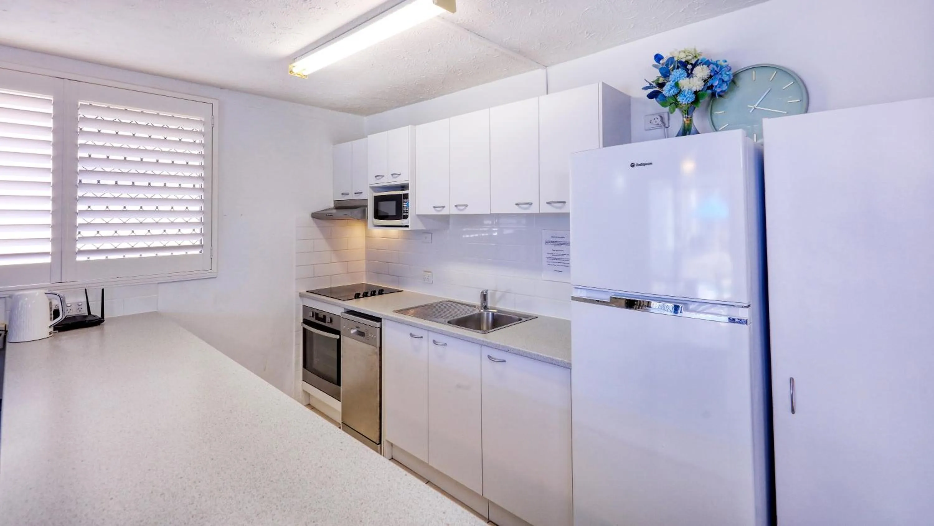 kitchen in Merrima Court Holidays