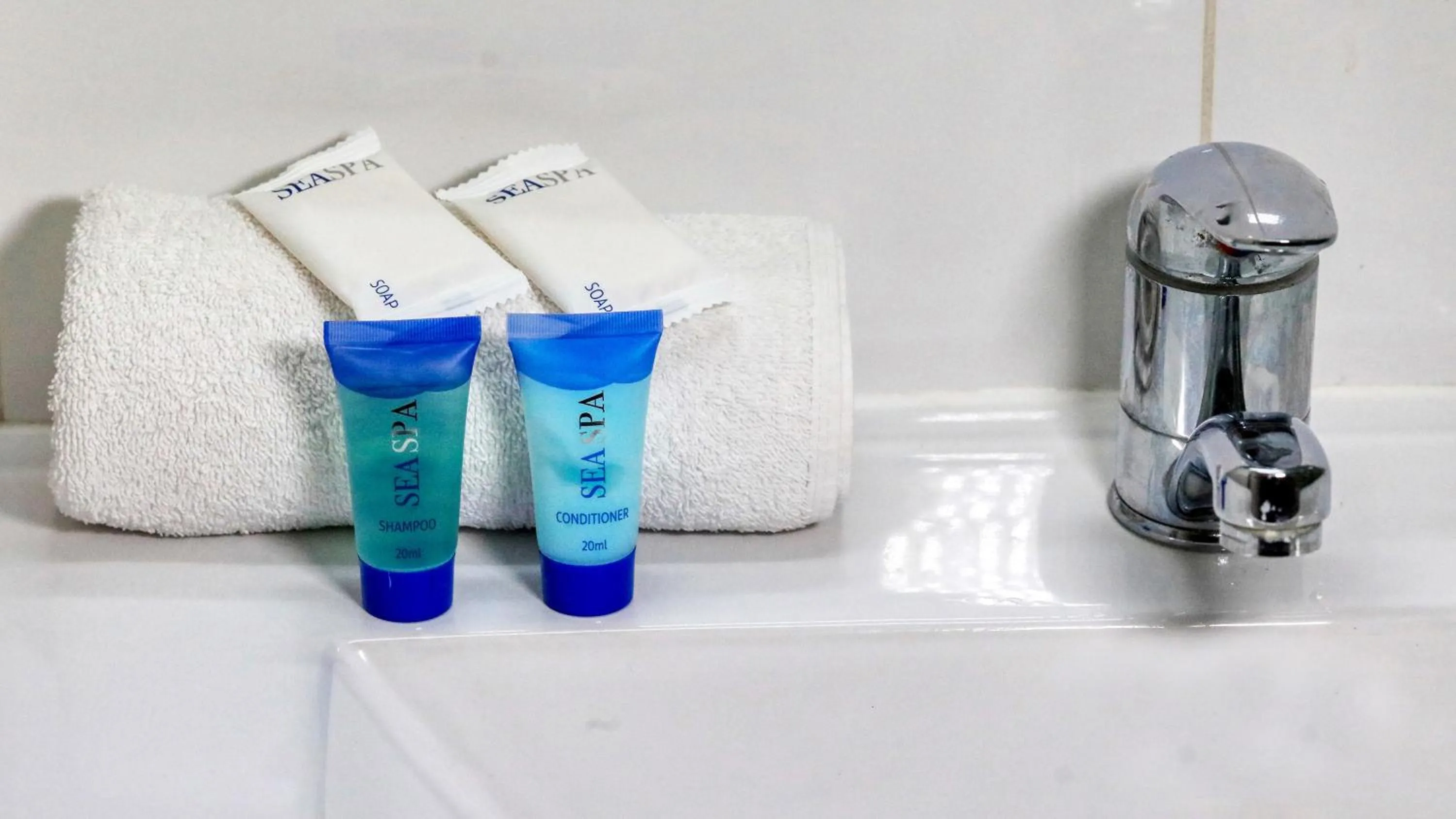 Bathroom in Merrima Court Holidays