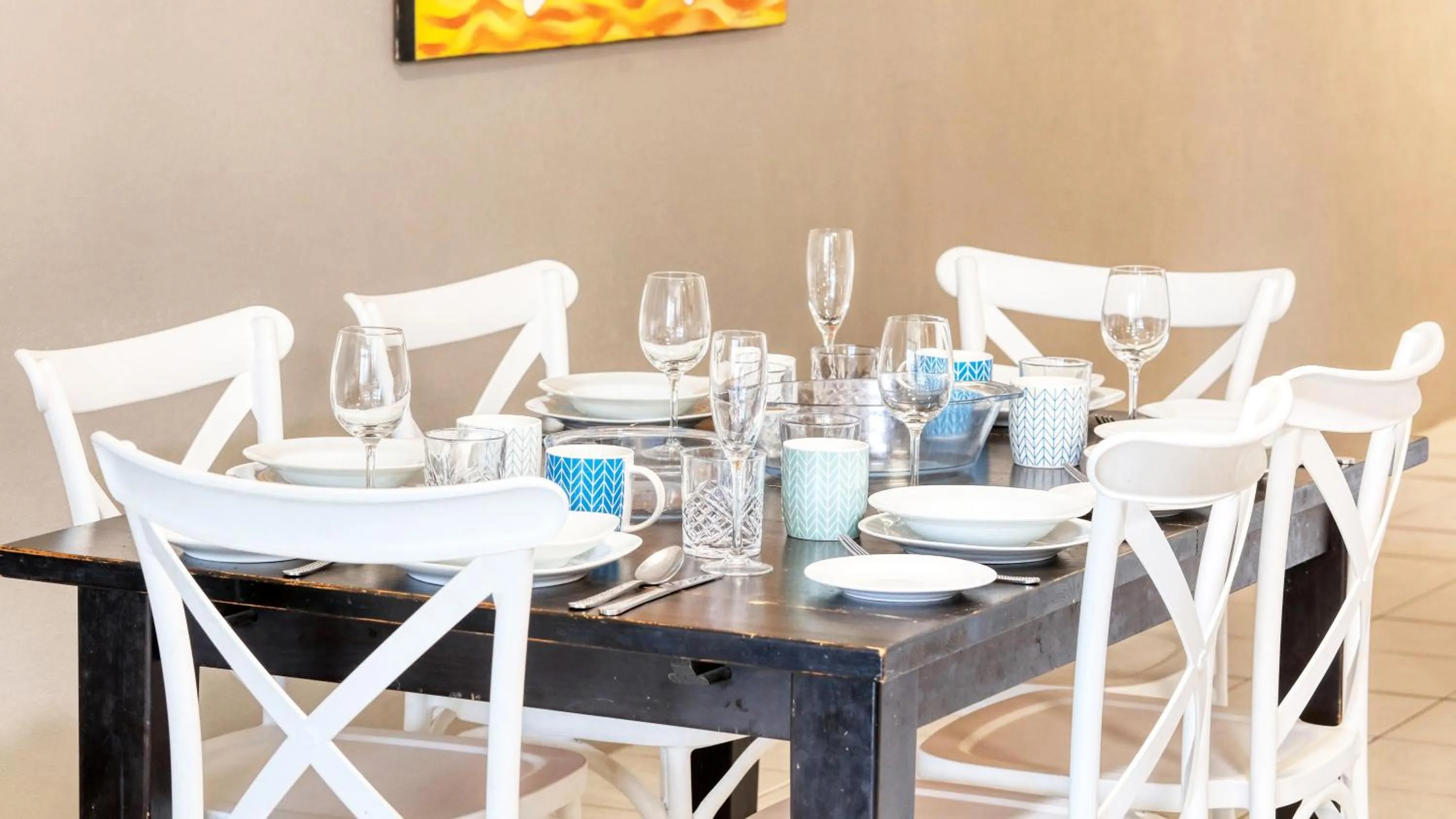 Dining area in Merrima Court Holidays