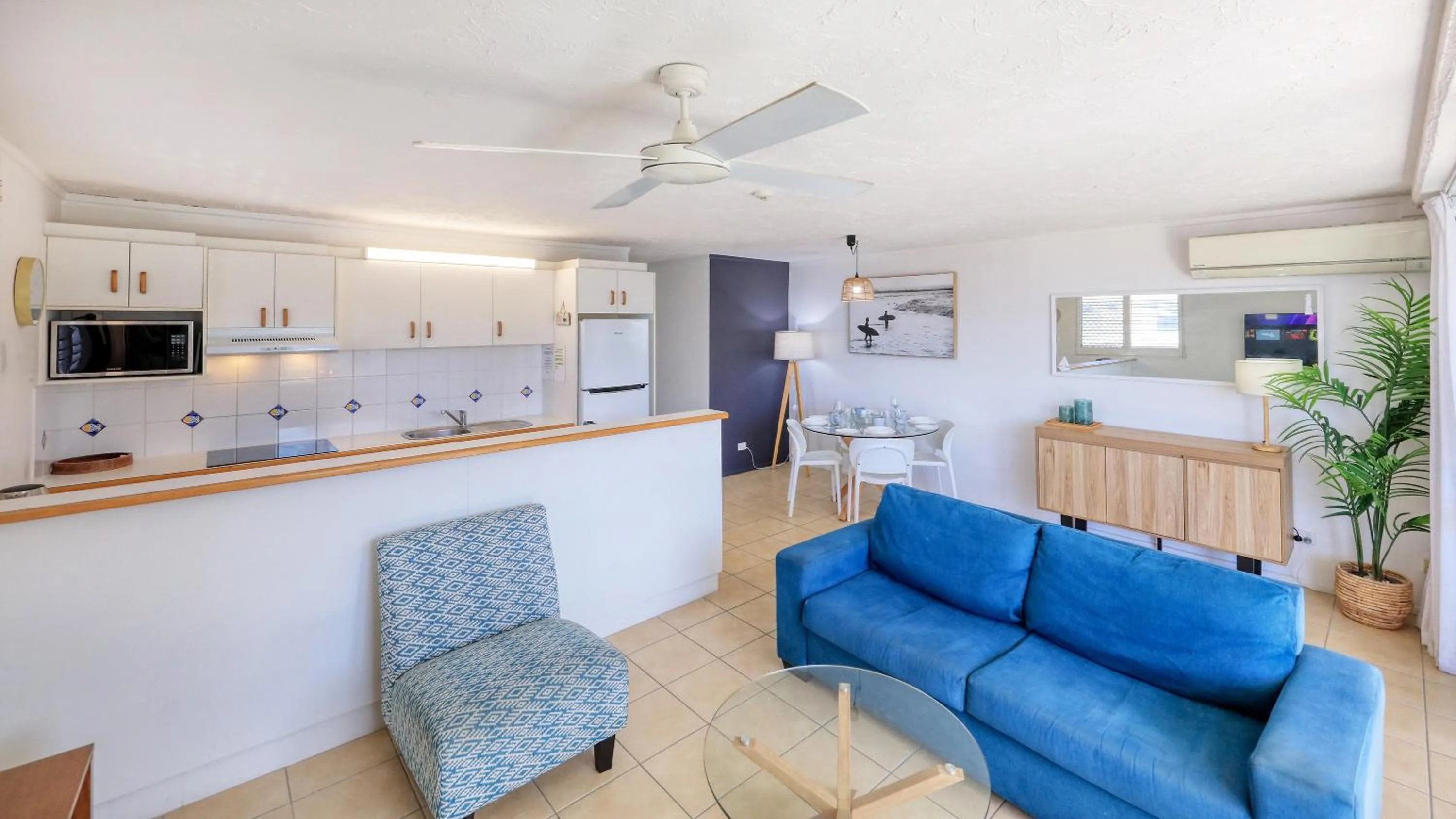 Seating area in Merrima Court Holidays