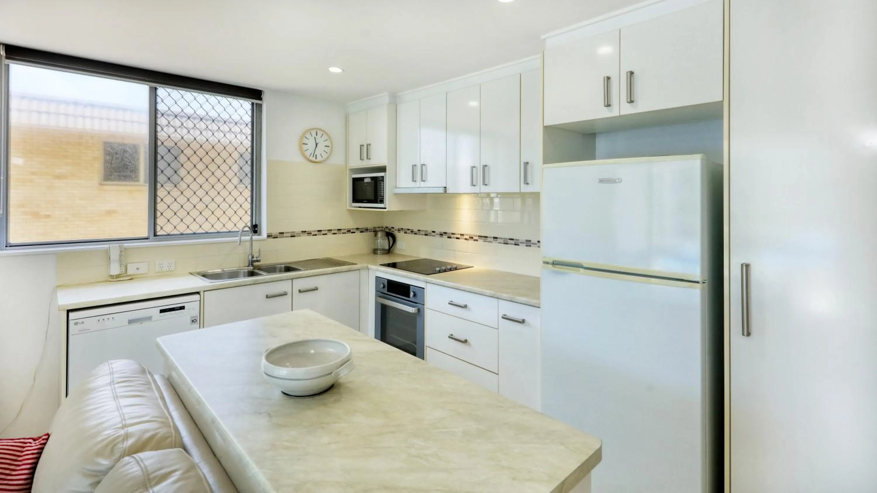 kitchen in Merrima Court Holidays