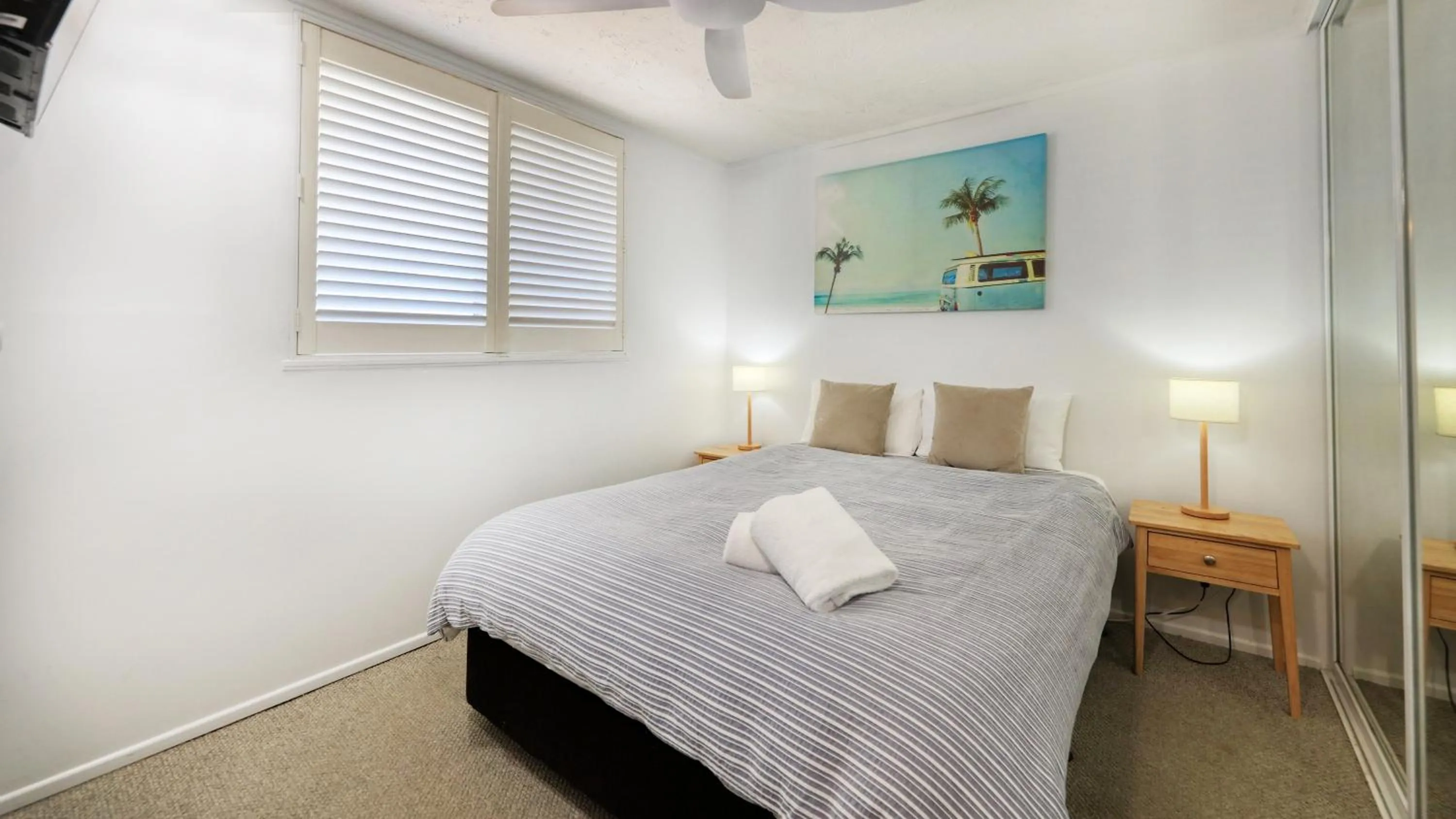 Bed in Merrima Court Holidays