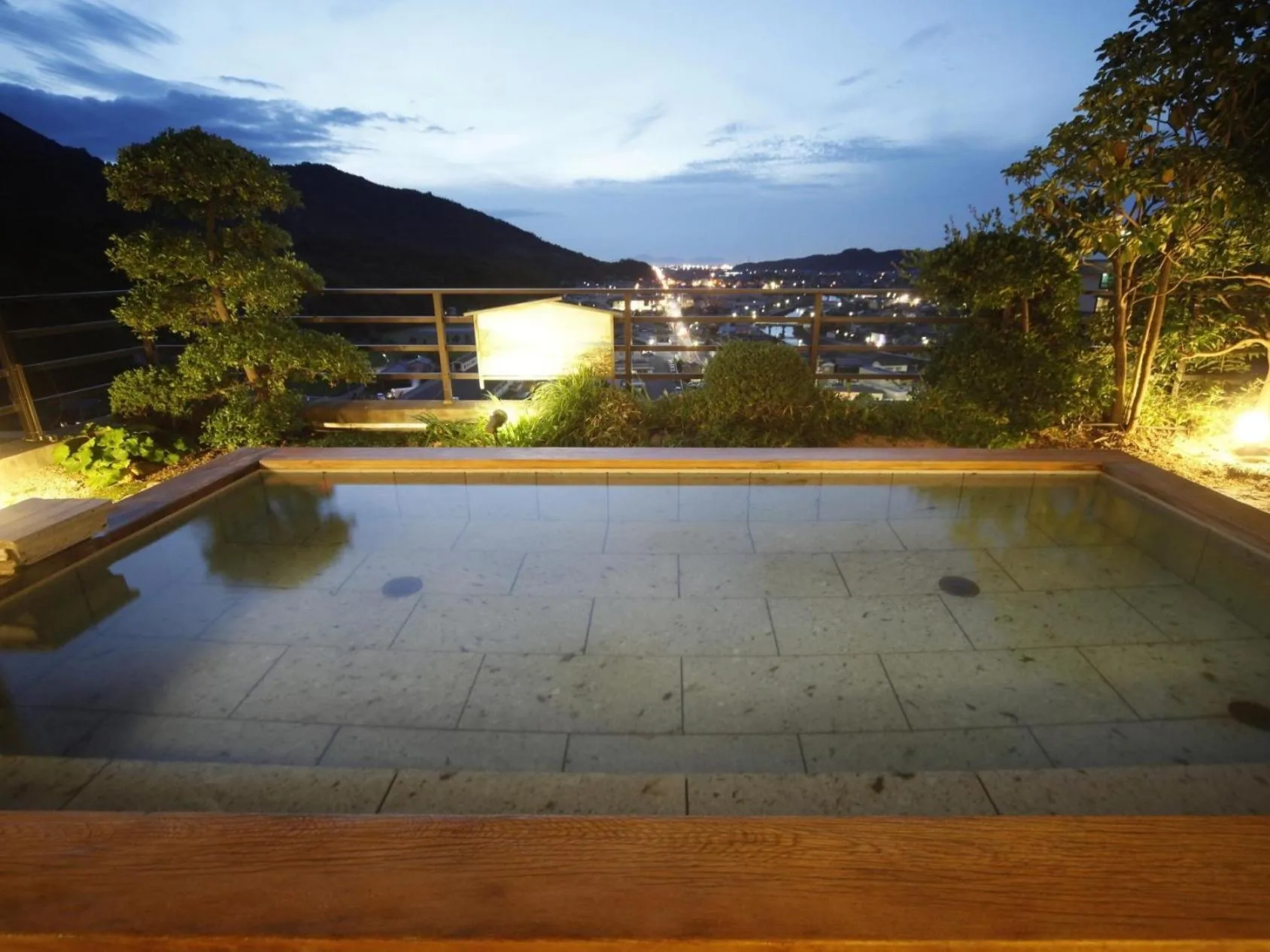 Hot Spring Bath in Kotohira Onsen Kotosankaku