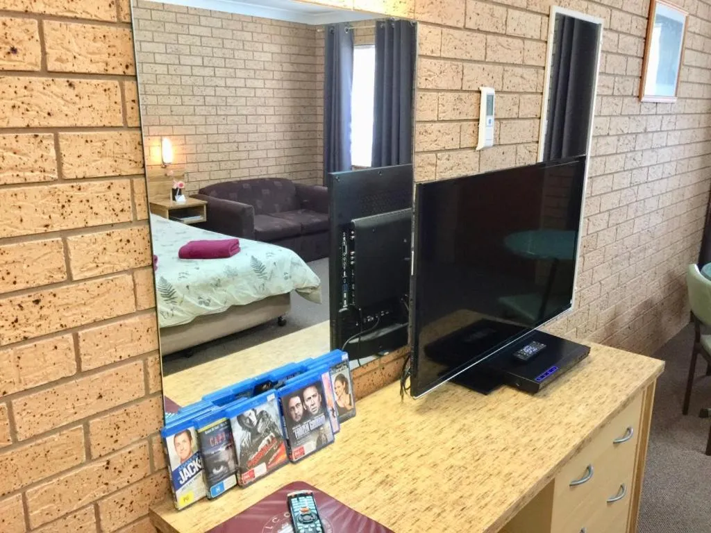 Bed in Three Ways Motel