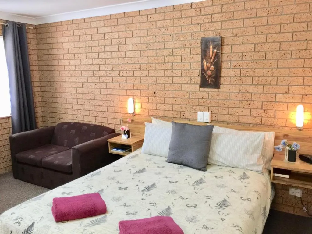 Bed in Three Ways Motel