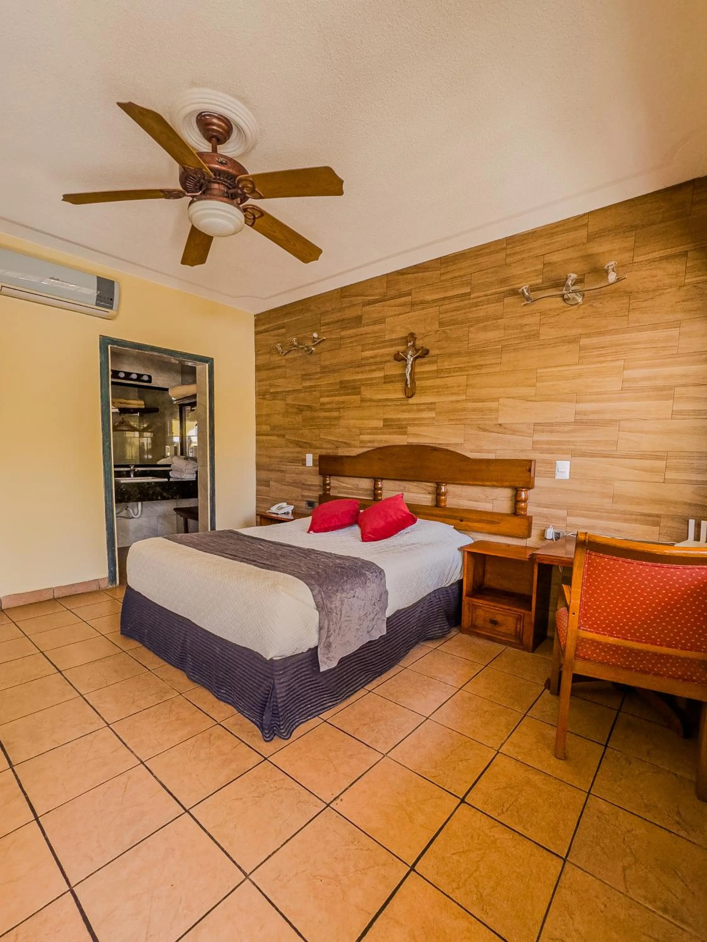 Bedroom, Bed in Hotel Posada Santa Fe Sabinas
