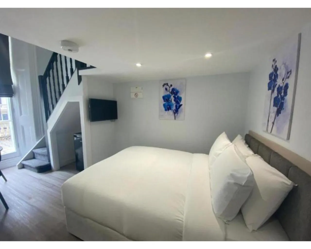 Bedroom, Bed in MSK Premium