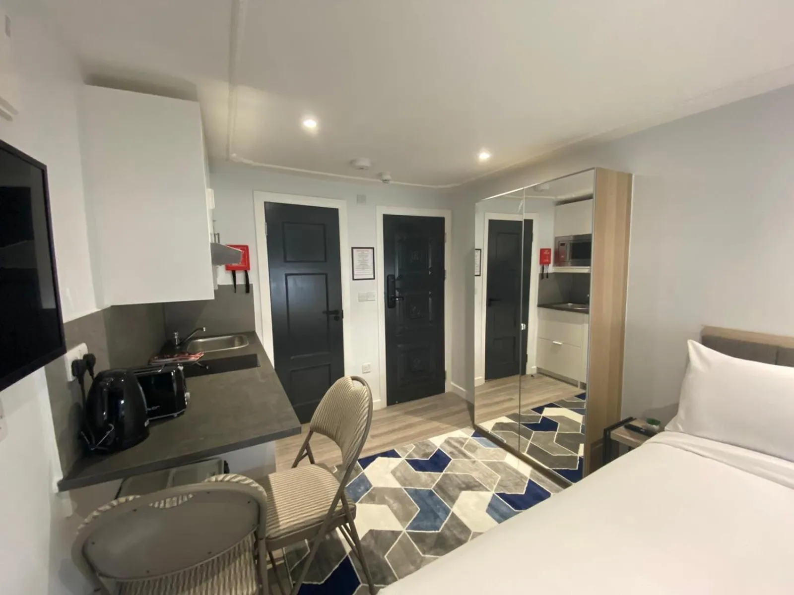 Bedroom, Bed in MSK Premium