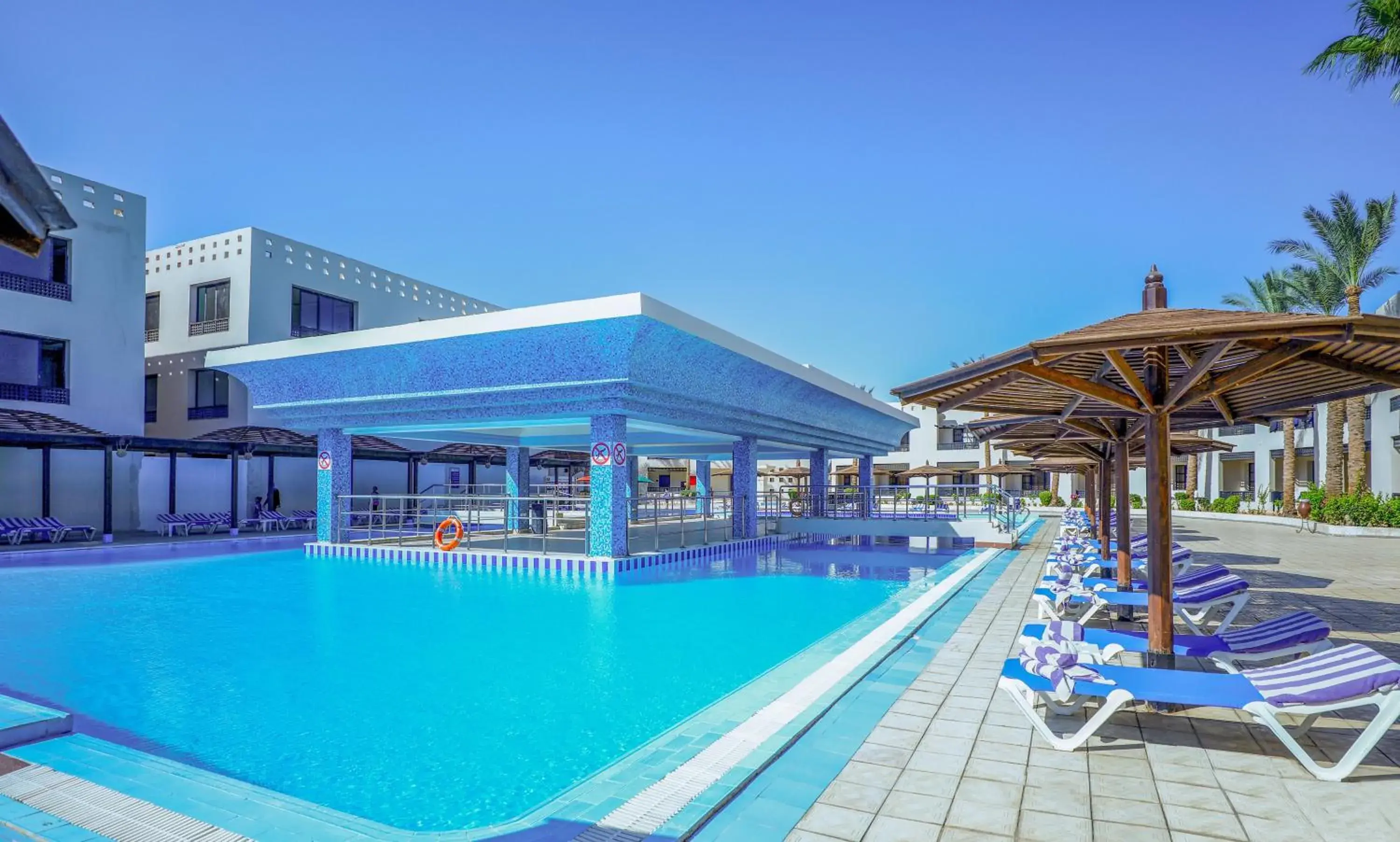 Pool view, Swimming Pool in Blend Club Aqua Resort