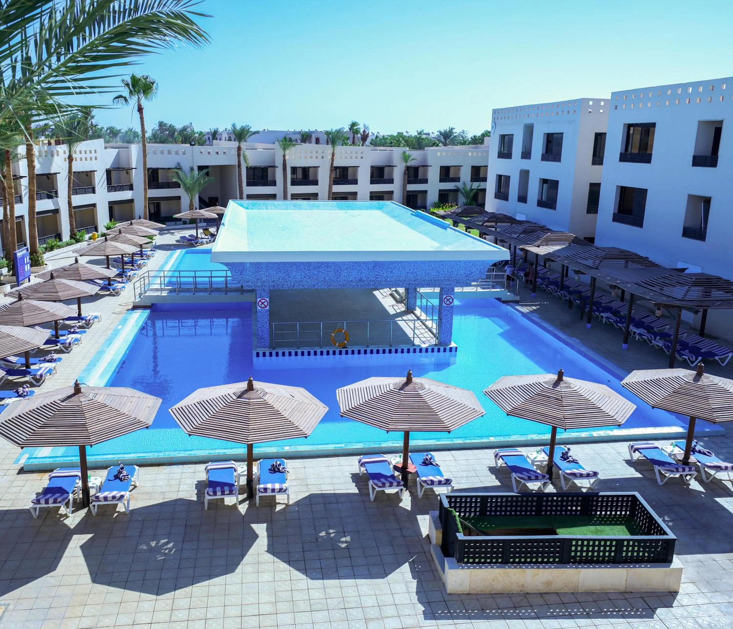 Swimming pool in Blend Club Aqua Resort