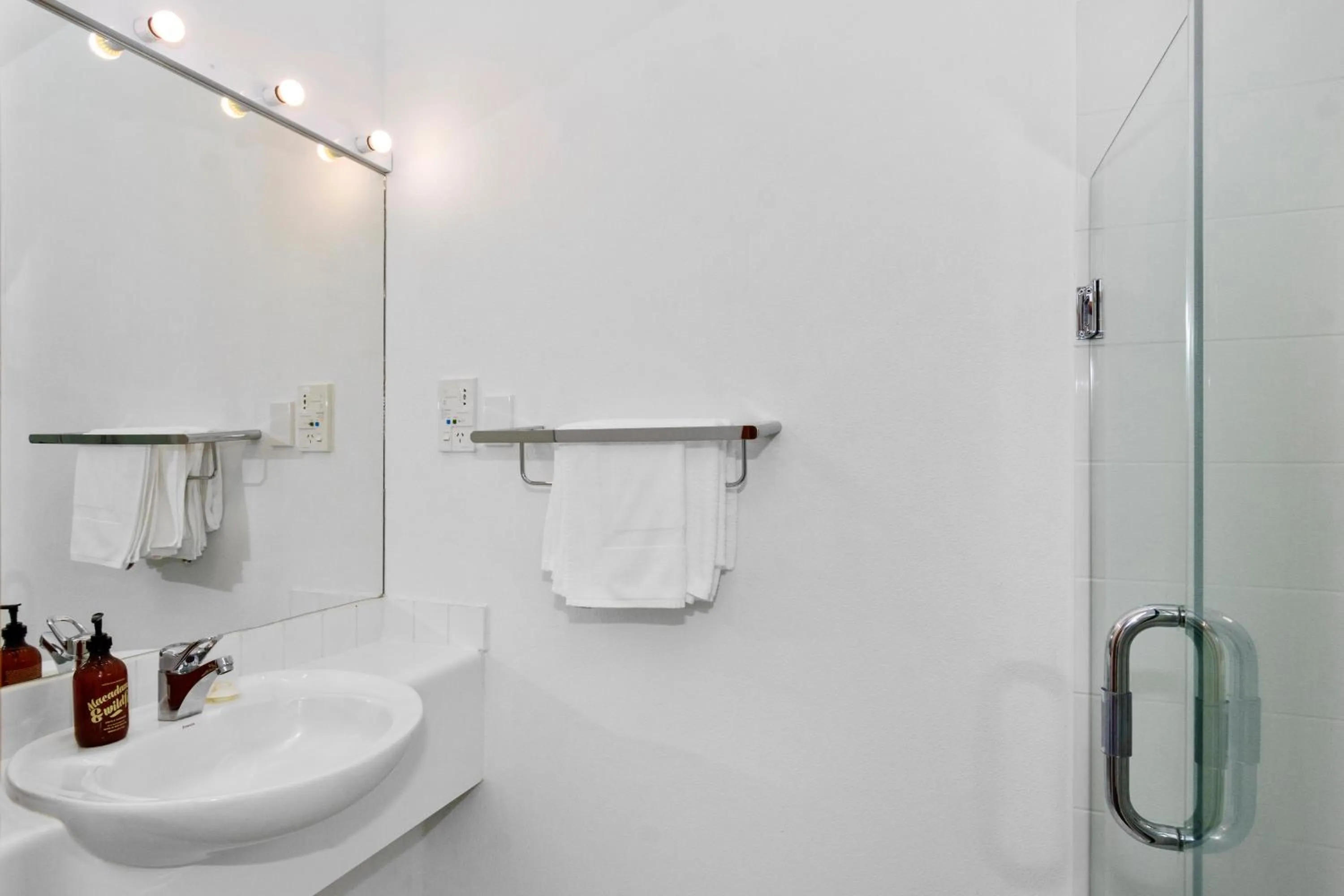 Bathroom in The Tauranga on the Waterfront