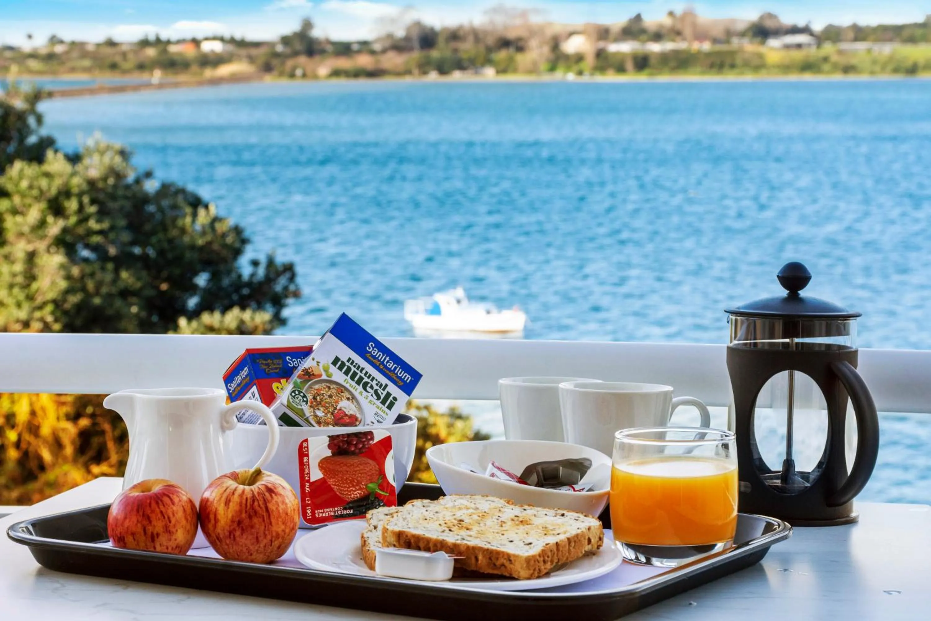 Breakfast in The Tauranga on the Waterfront