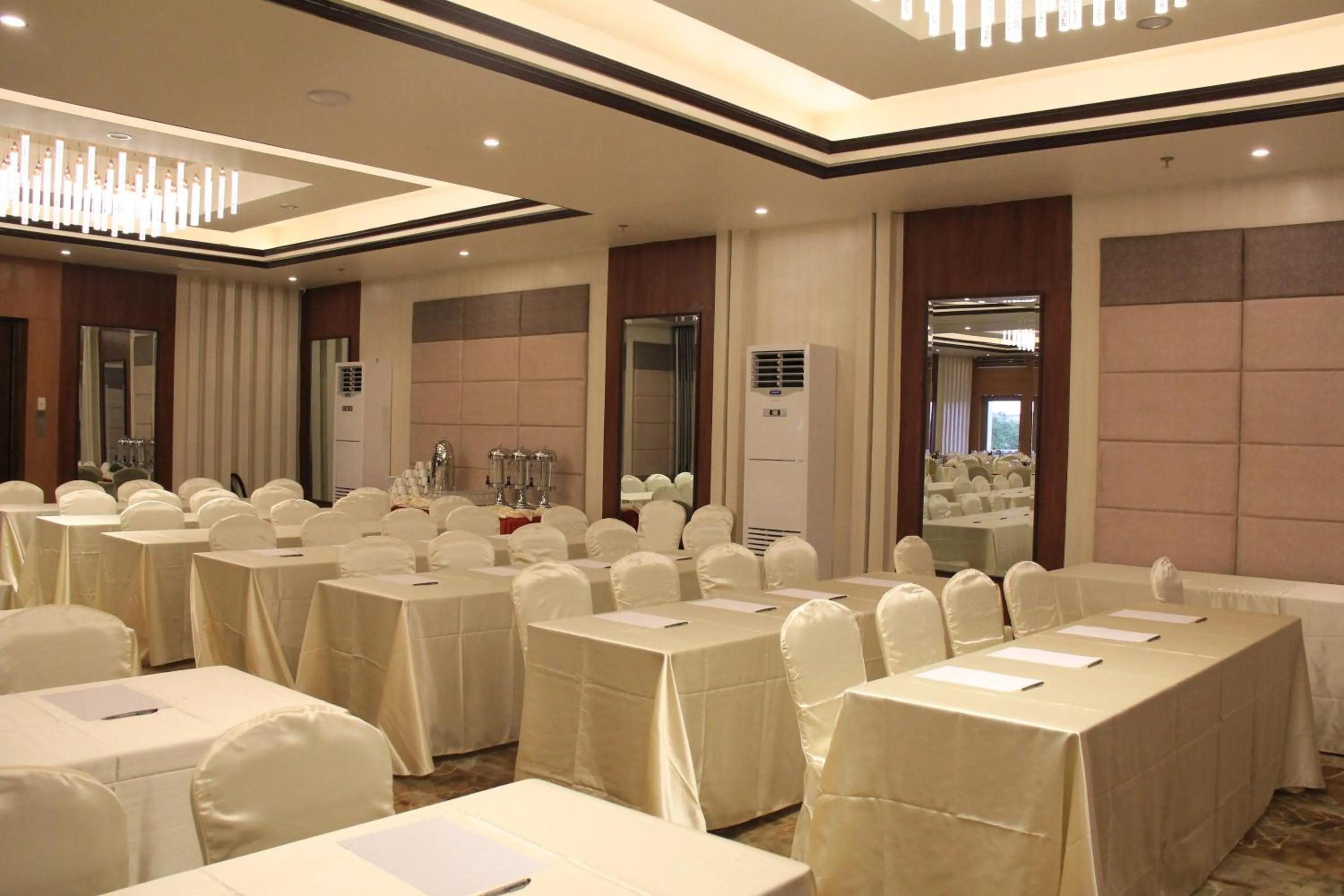 Savannah Resort Hotel