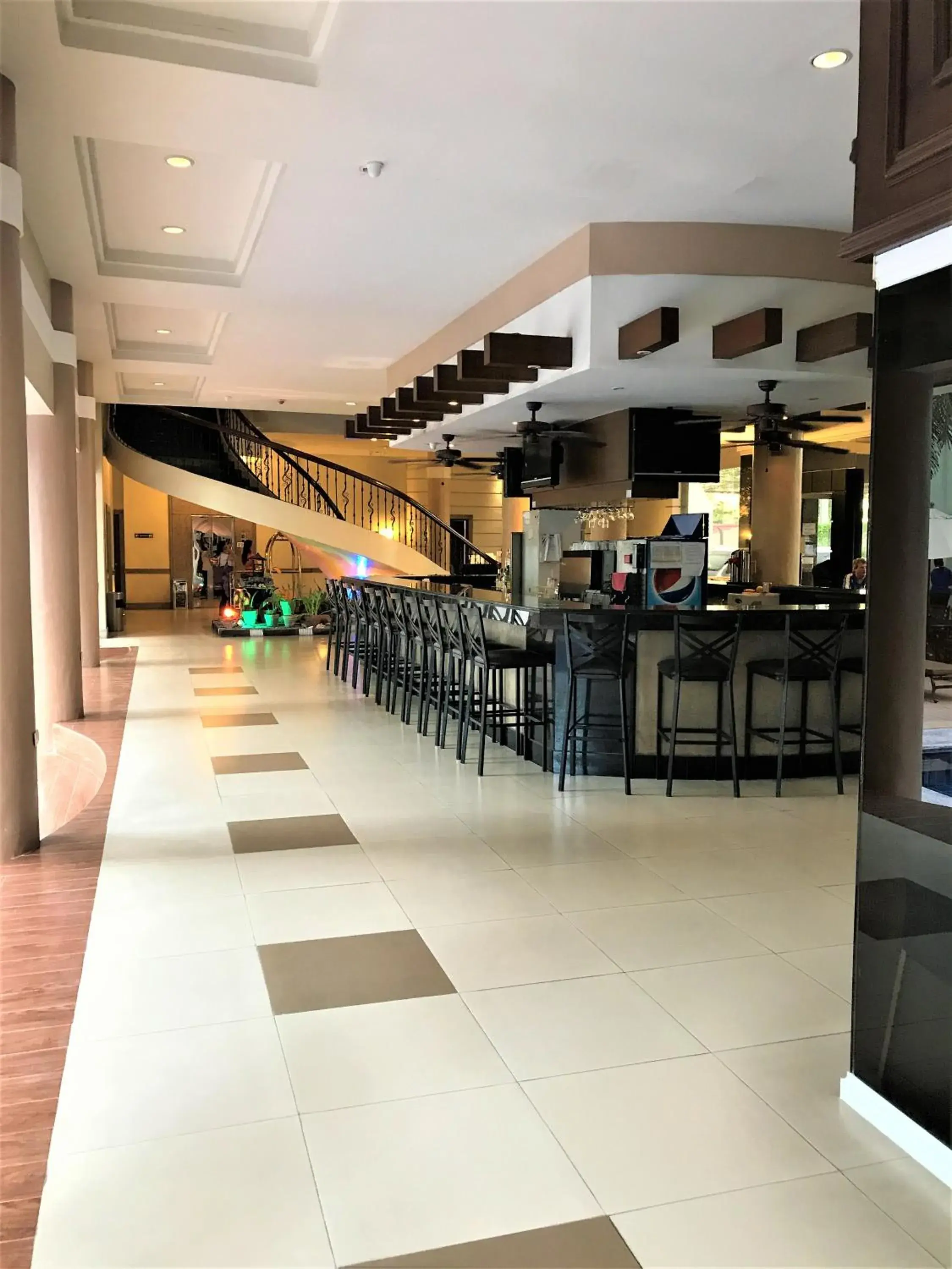 Restaurant/places to eat in Savannah Resort Hotel Restaurant/places to eat in Savannah Resort Hotel