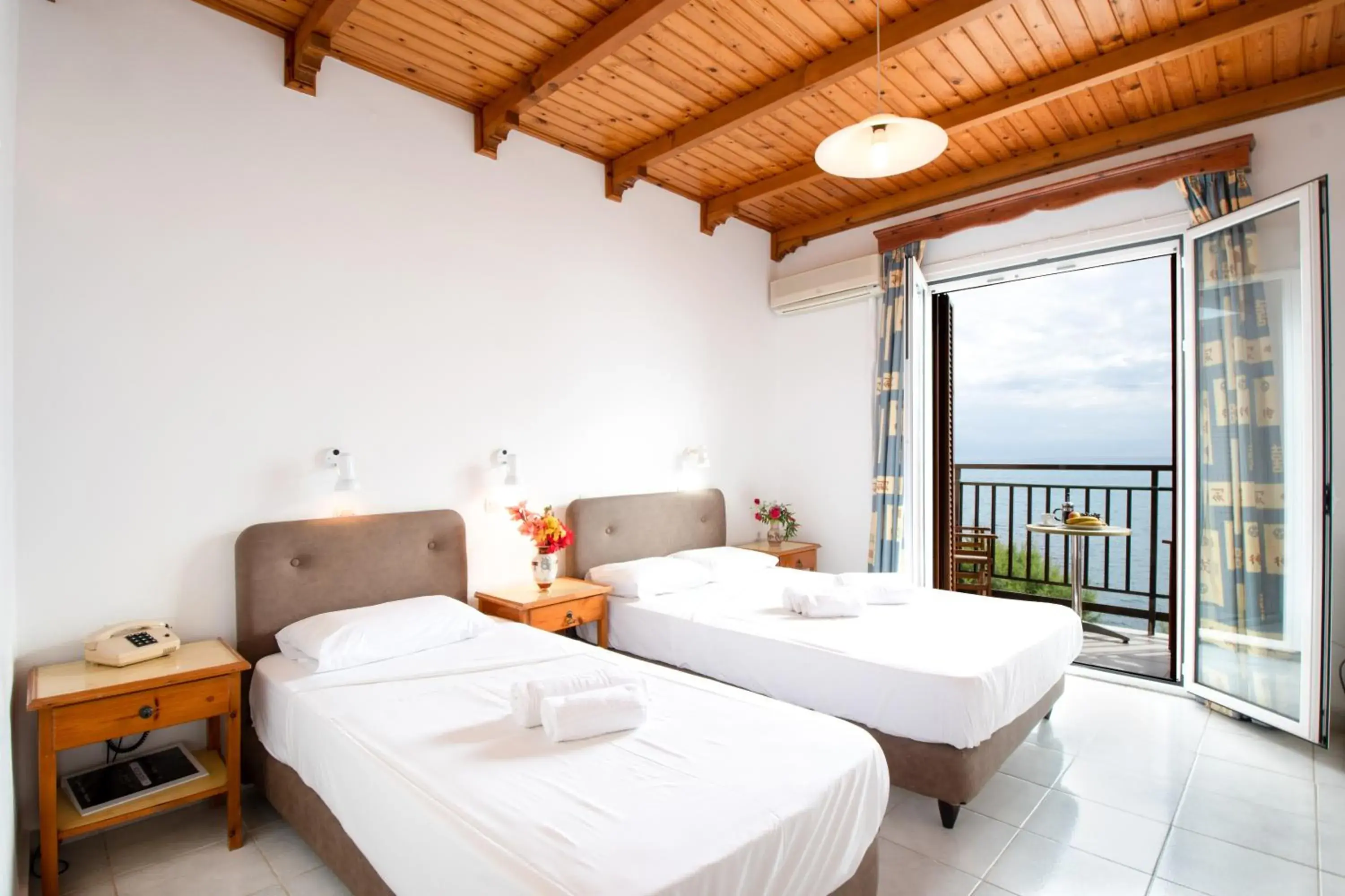 Double or Twin Room with Sea View in Hotel Korakakis Beach Double or Twin Room with Sea View in Hotel Korakakis Beach