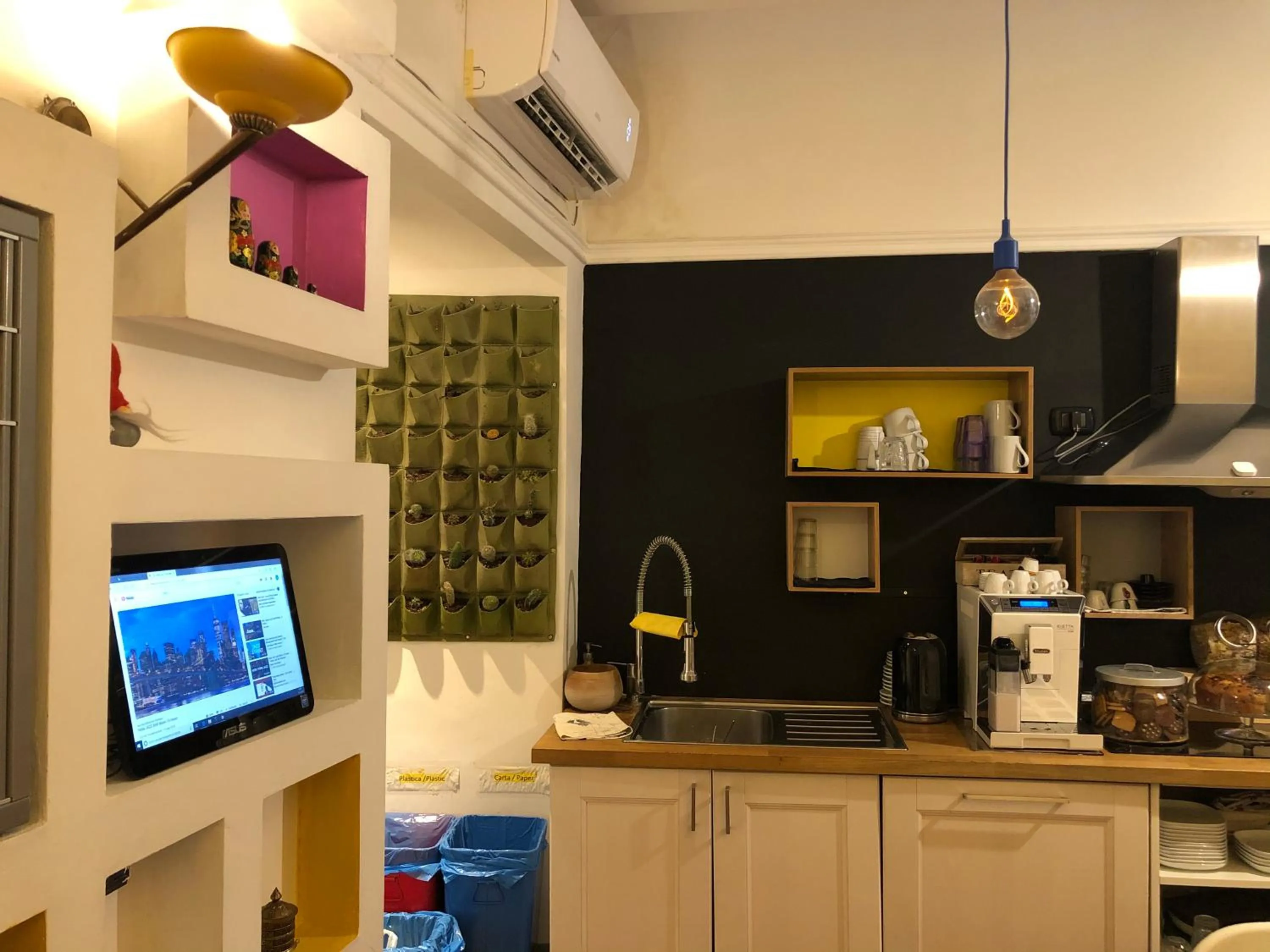 Communal kitchen in DAB Guest House