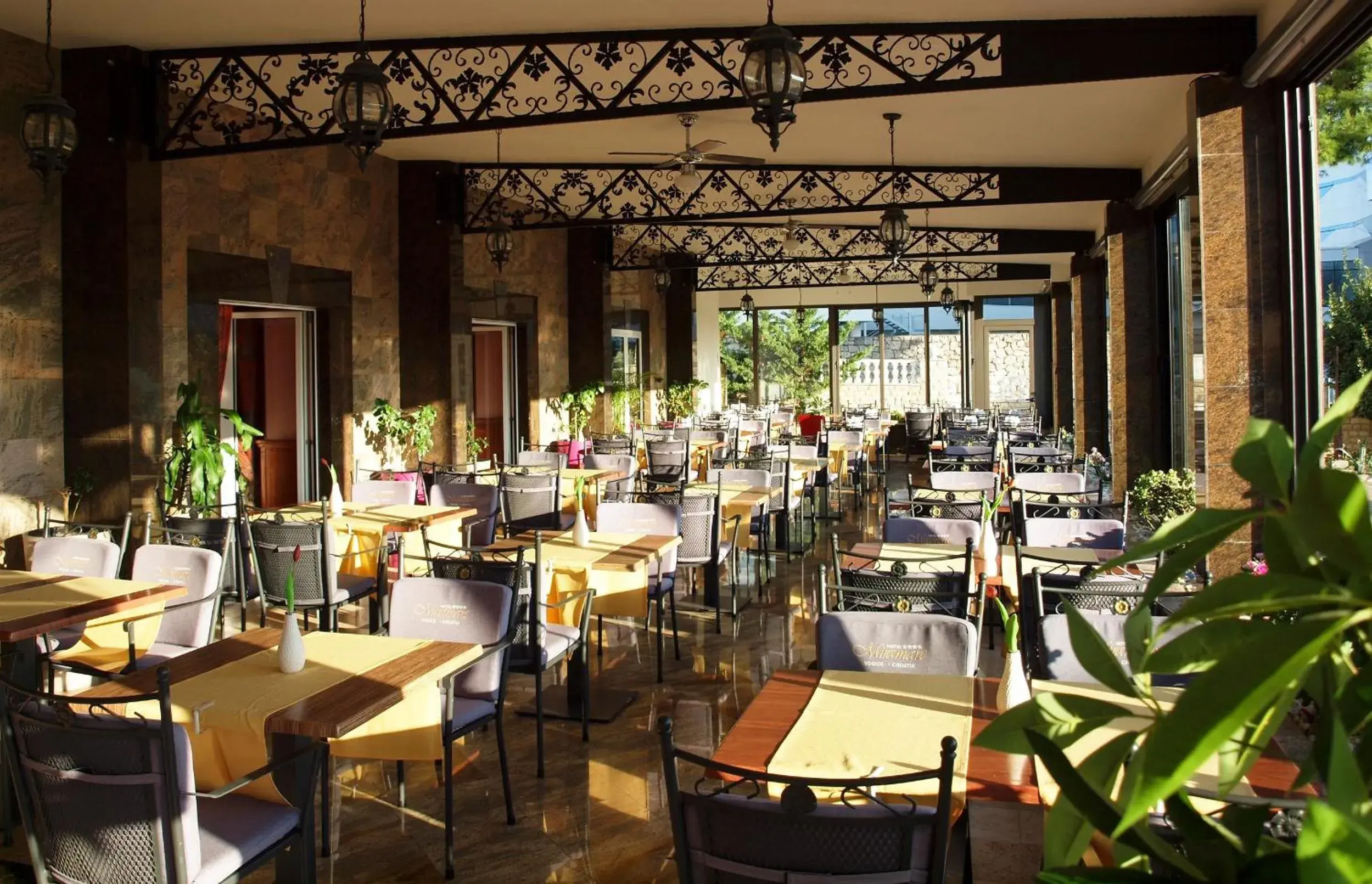 Restaurant/places to eat in Hotel Miramare Restaurant/places to eat in Hotel Miramare