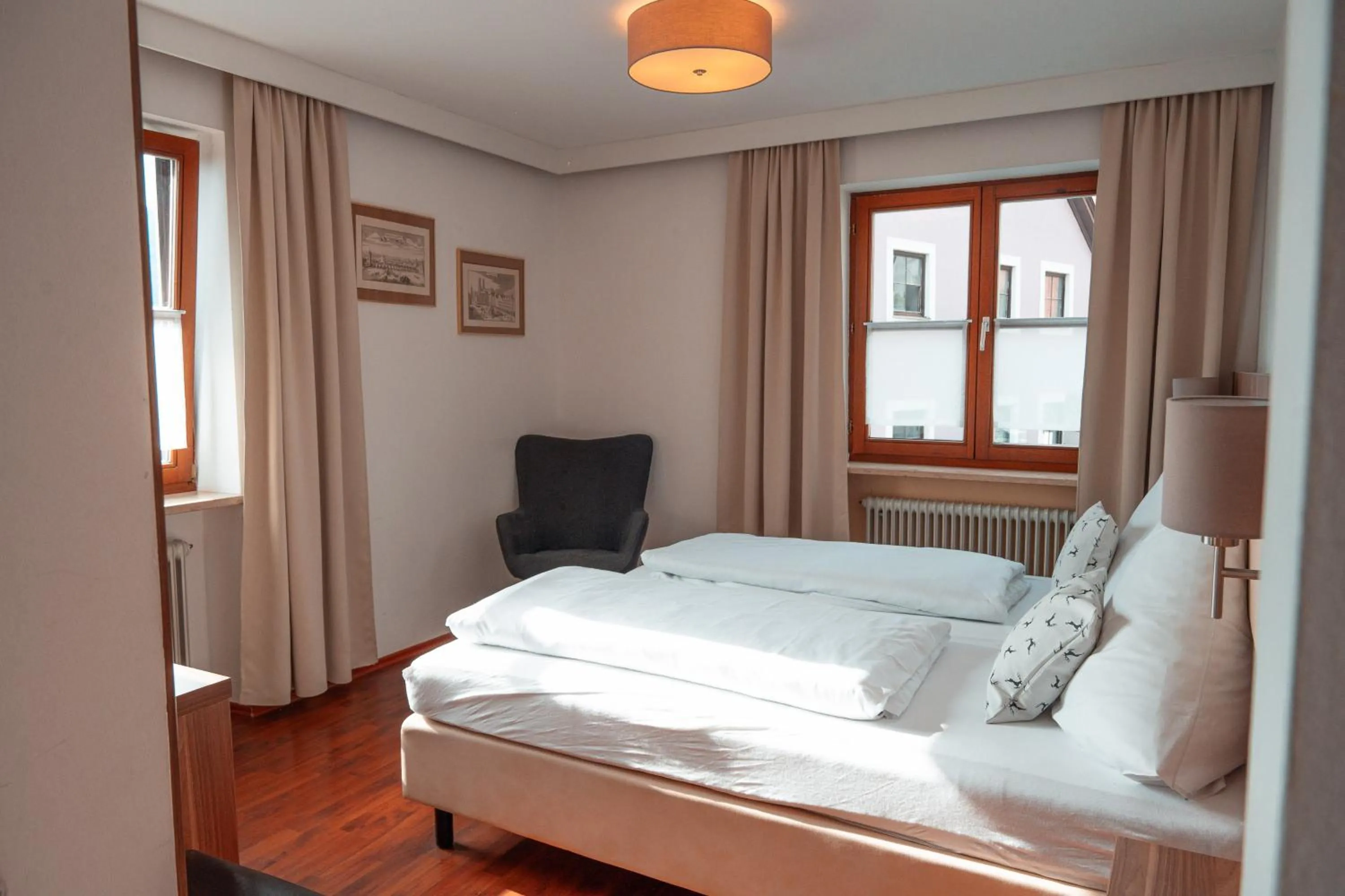 Bed in Gästehaus - Kipfenberg