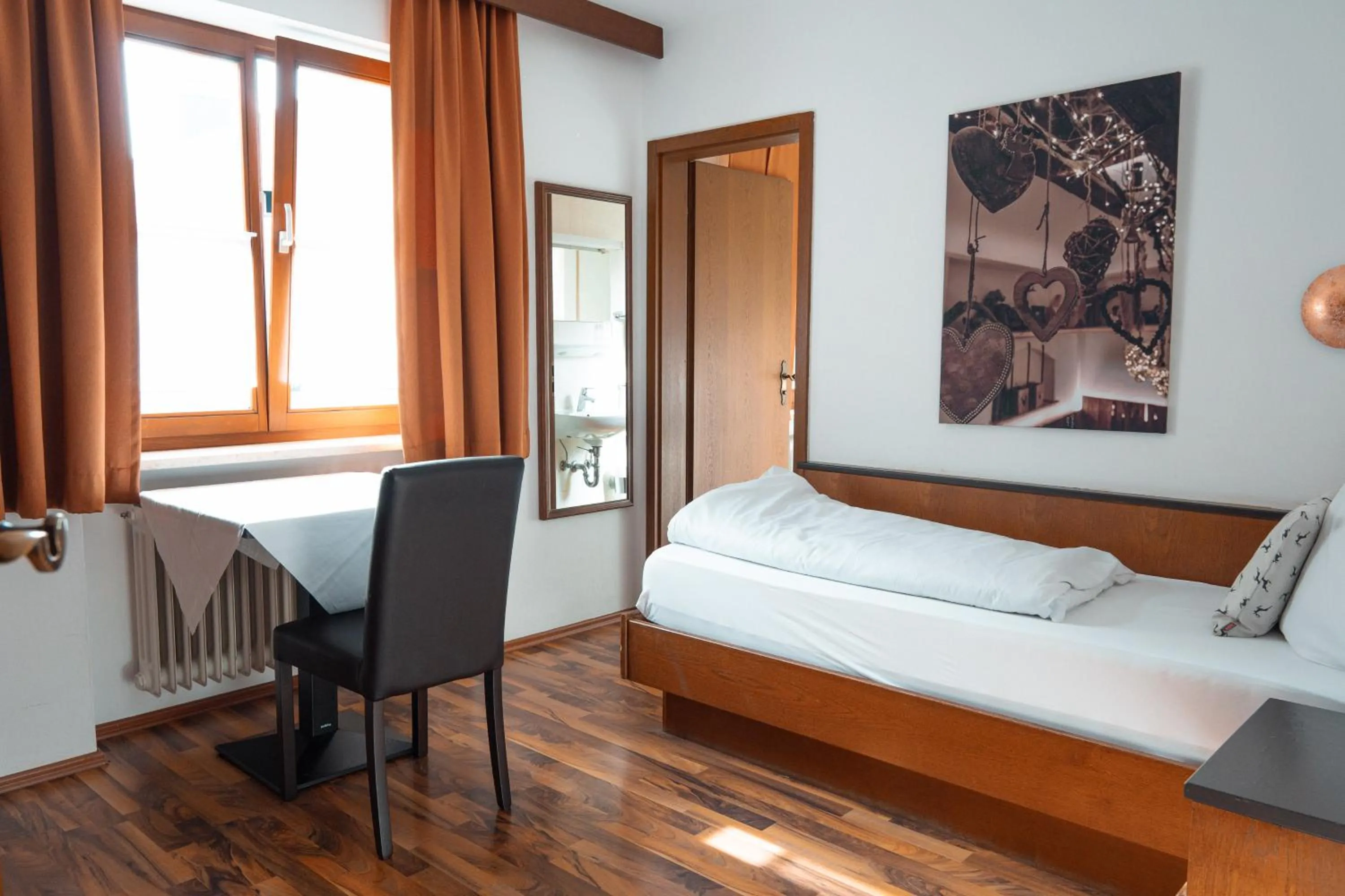 Bed in Gästehaus - Kipfenberg